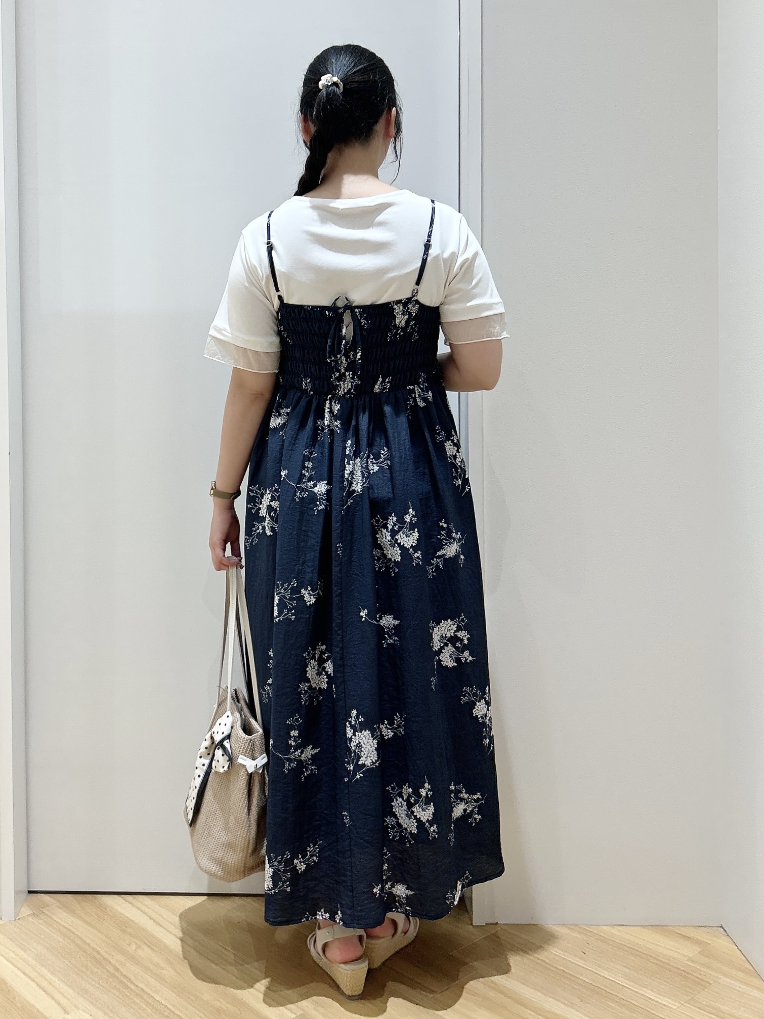 みいさんの「grove｜【二の腕カバー/UVカット】袖口シアースクエアネックTシャツ」を使ったコーディネート