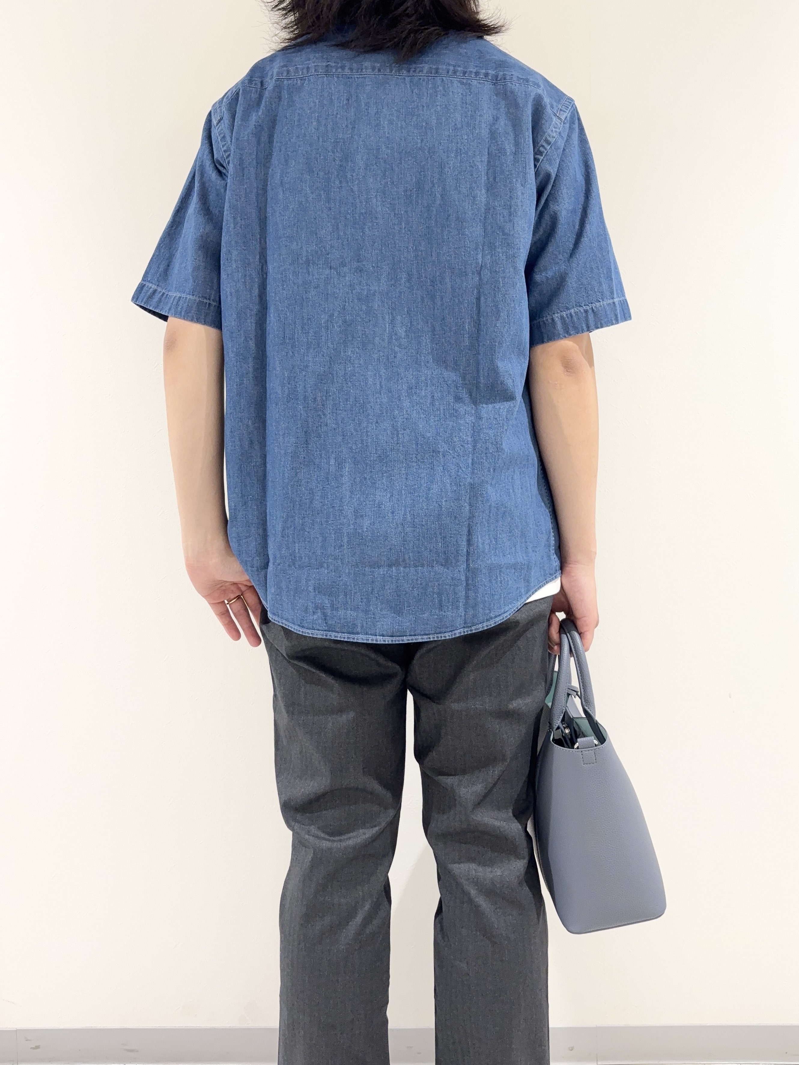 及川さんの「TAKEO KIKUCHI｜【BOWLER HAT LABEL】ボーラーハットウォーカー刺繍 半袖デニムシャツ」を使ったコーディネート