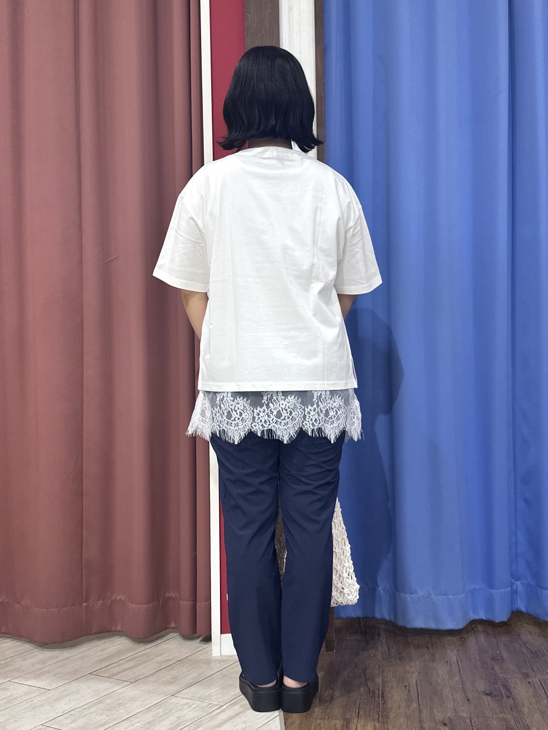 Meeさんの「SHOO･LA･RUE｜【綿100％/S-LL/プチプラ】選べる3柄 プリントアソートTシャツ」を使ったコーディネート