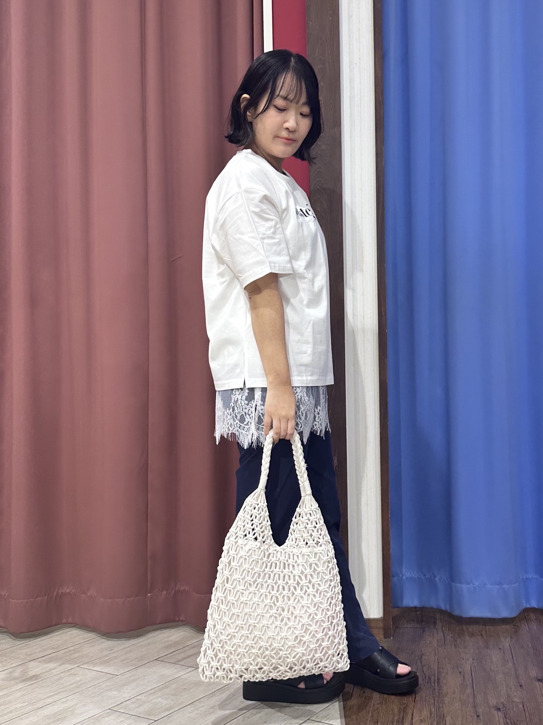 Meeさんの「SHOO･LA･RUE｜【綿100％/S-LL/プチプラ】選べる3柄 プリントアソートTシャツ」を使ったコーディネート