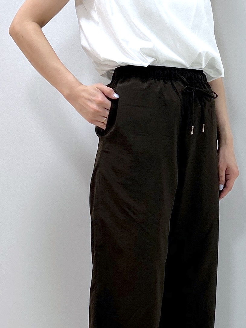 Kaiさんの「Dessin｜【接触冷感/UVカット】美光沢ノースリーブカットソー」を使ったコーディネート