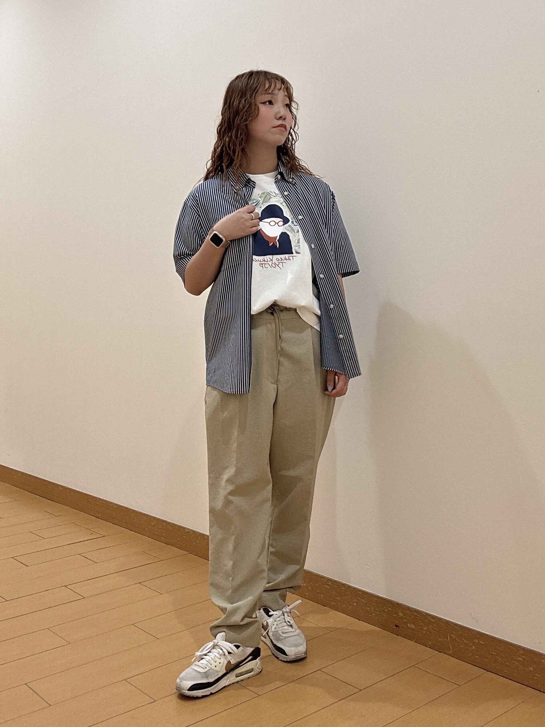 ヒナさんの「TAKEO KIKUCHI｜ポートレートアートＴシャツ」を使ったコーディネート