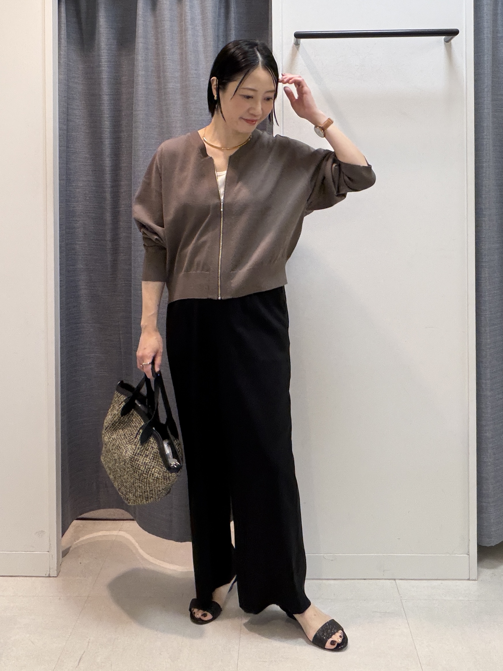 shihoさんの「INDIVI｜【アンサンブル可/日除け・冷房対策】シアーレーヨンZIPカーディガン」を使ったコーディネート