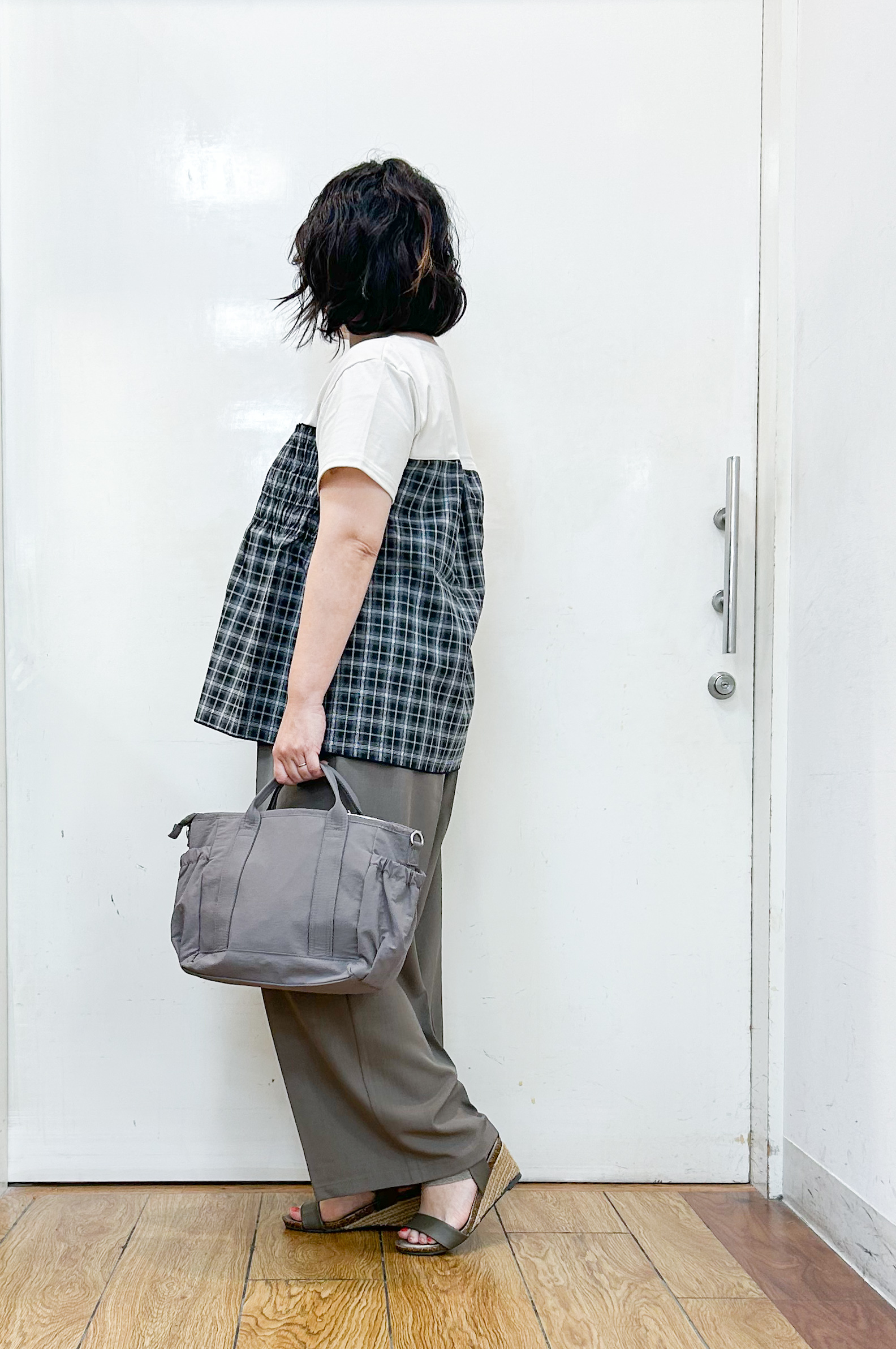 haruさんの「SHOO･LA･RUE｜【S-LL/洗濯機可/体型カバー】インせずサマ見え ビスチェ風異素材ドッキングTシャツ」を使ったコーディネート