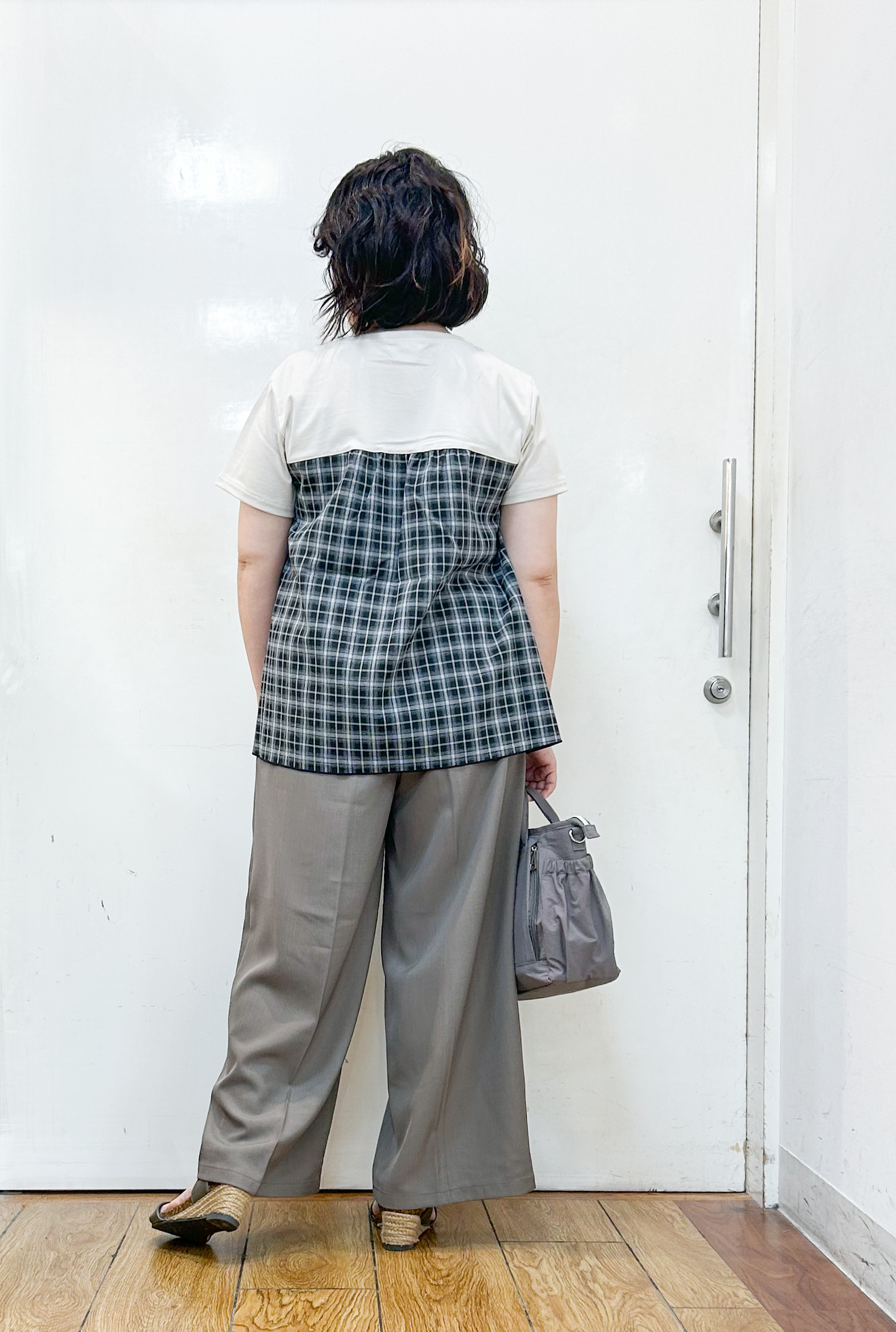haruさんの「SHOO･LA･RUE｜【S-LL/洗濯機可/体型カバー】インせずサマ見え ビスチェ風異素材ドッキングTシャツ」を使ったコーディネート