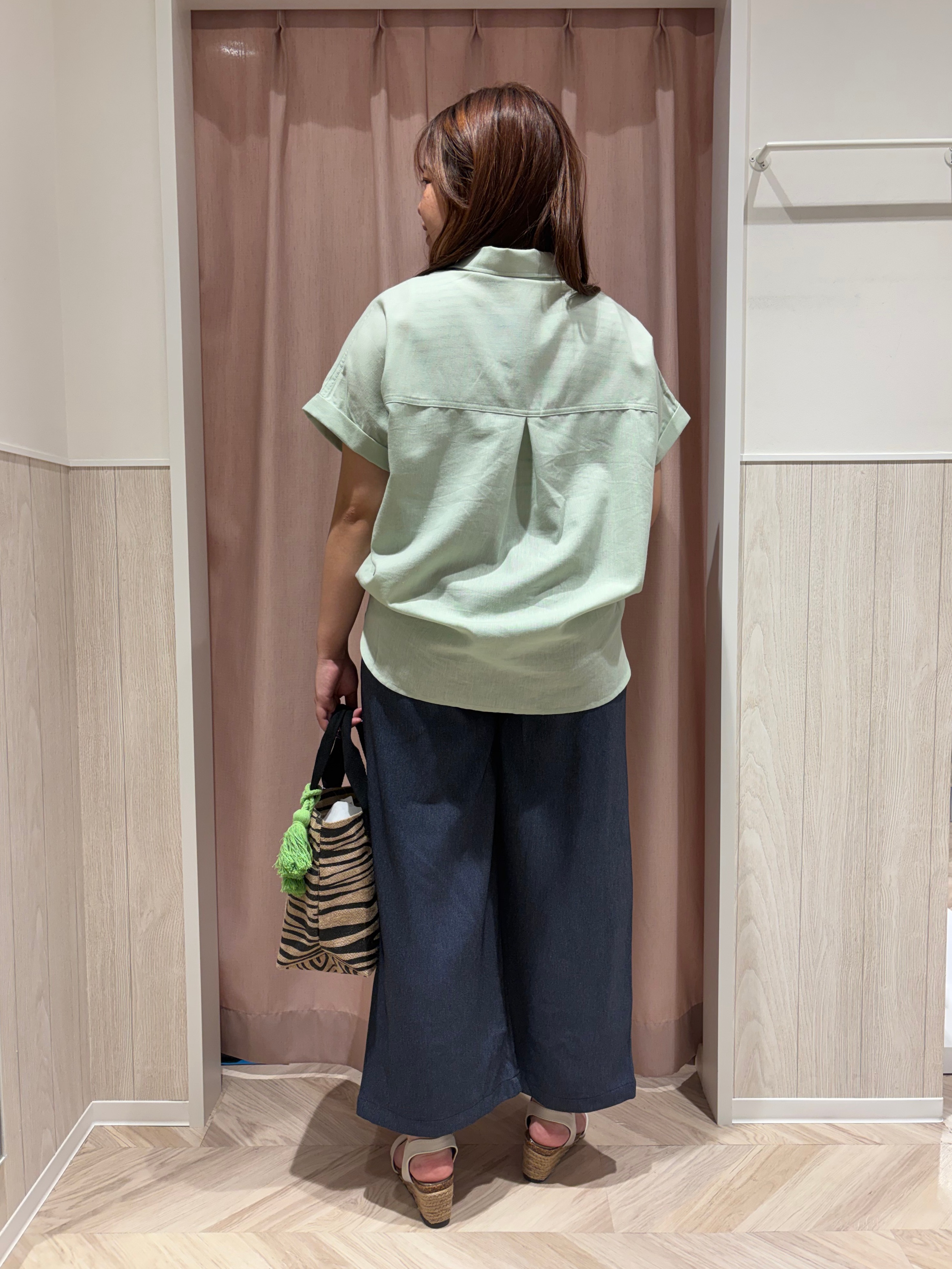 HANNAさんの「SHOO･LA･RUE｜【UV/吸水速乾/抗菌防臭】インせず着られる フレンチリネンスキッパーシャツ」を使ったコーディネート