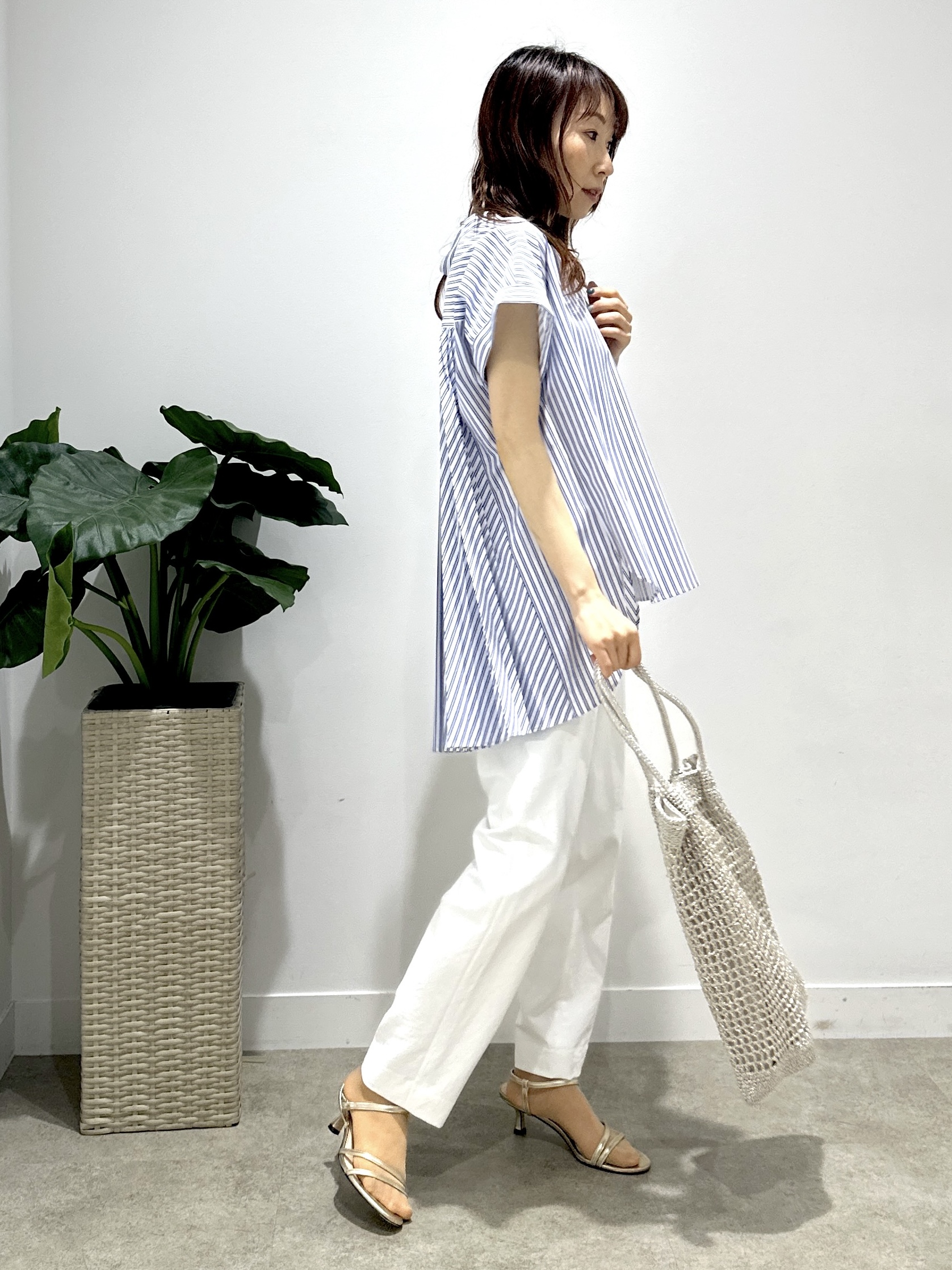 Miwaさんの「UNTITLED｜【吸水速乾/接触冷感】バックプリーツデザインブラウス」を使ったコーディネート