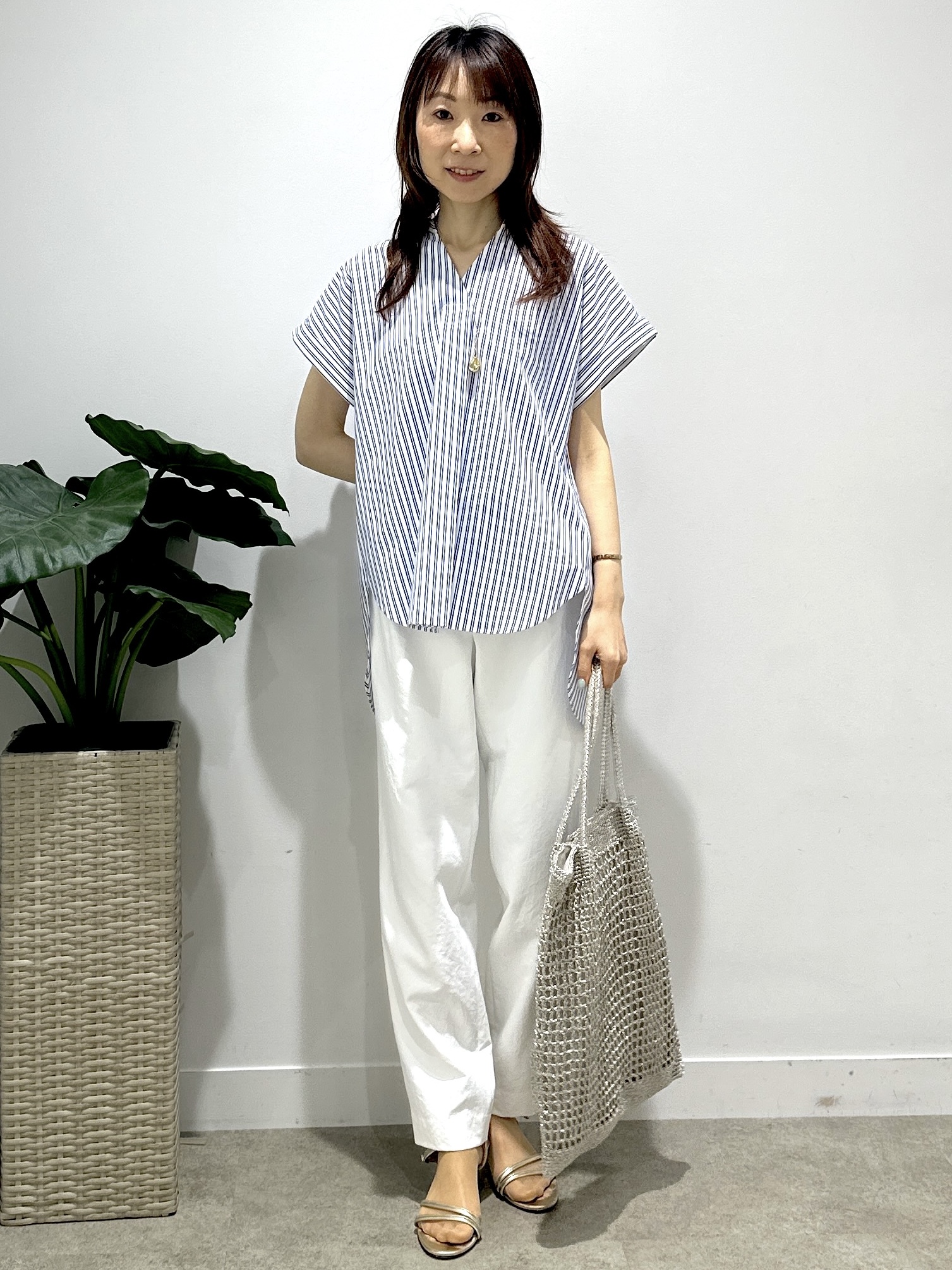 Miwaさんの「UNTITLED｜【吸水速乾/接触冷感】バックプリーツデザインブラウス」を使ったコーディネート