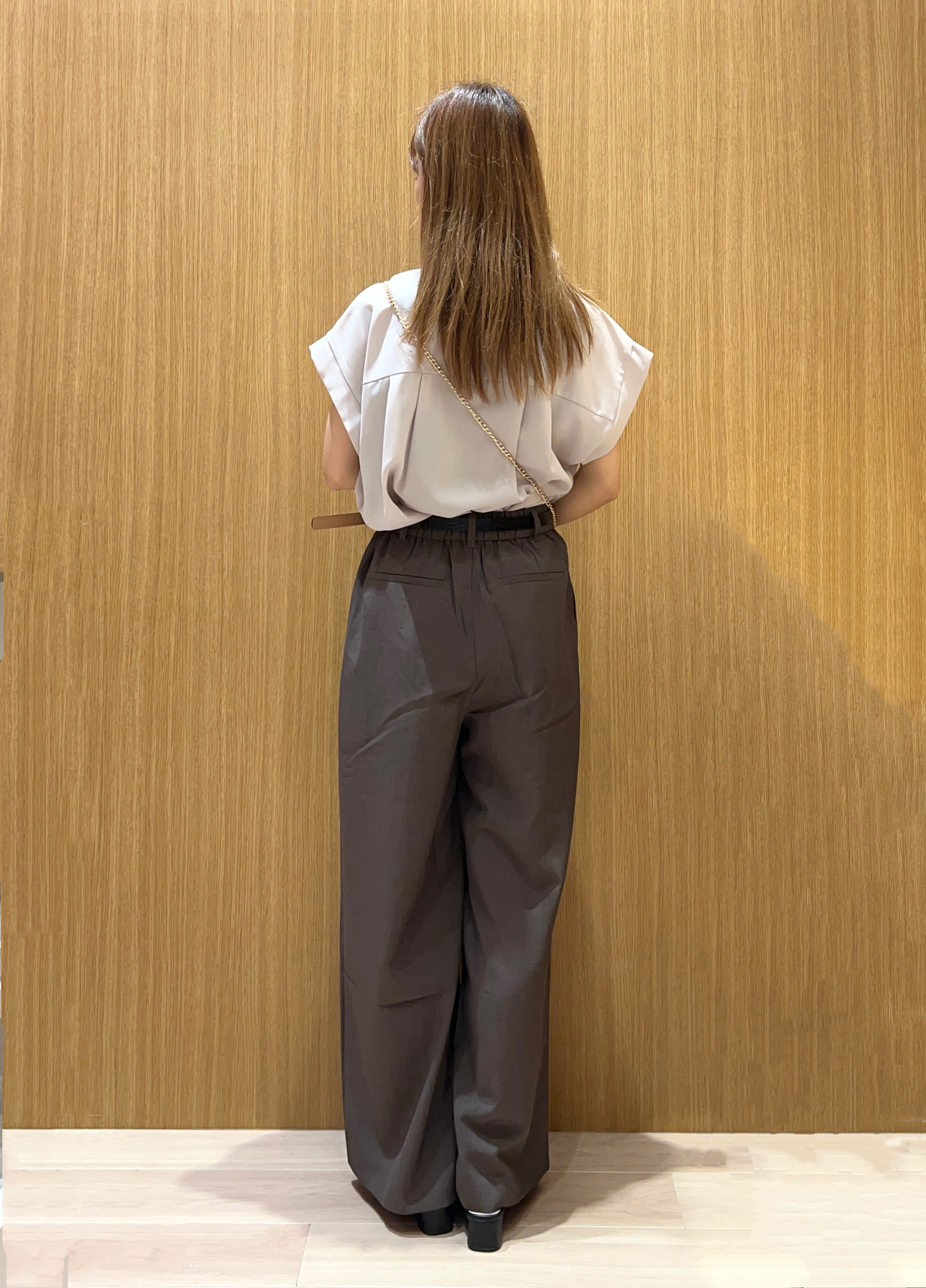 meeさんの「OPAQUE.CLIP｜【ストレッチ／防シワ／洗濯機OK】スキッパーブラウス《SS～LL／5col／セットアップ可》」を使ったコーディネート