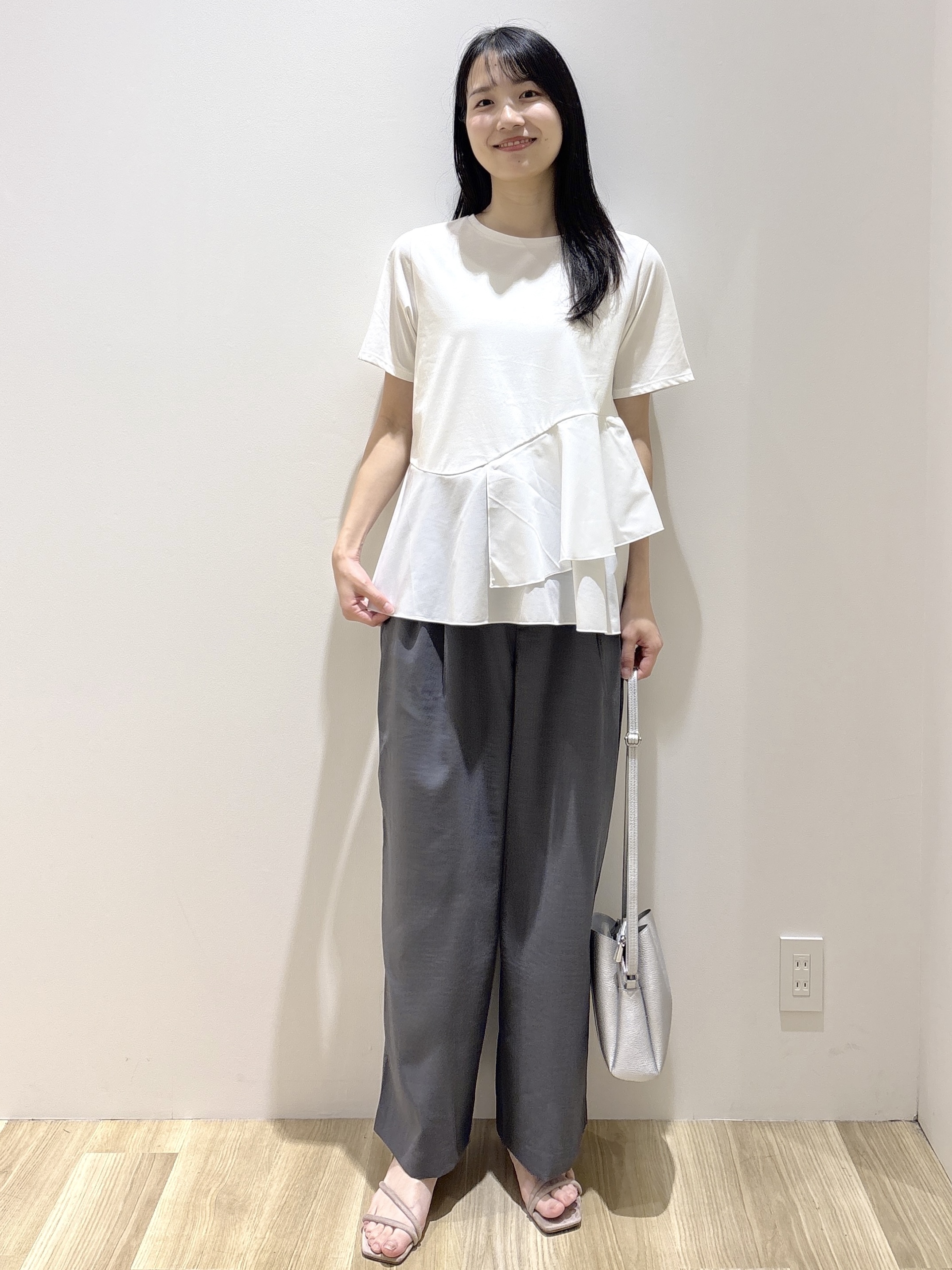 sachikoさんの「OPAQUE.CLIP｜ペプラムドッキングカットソー【洗濯機OK】」を使ったコーディネート