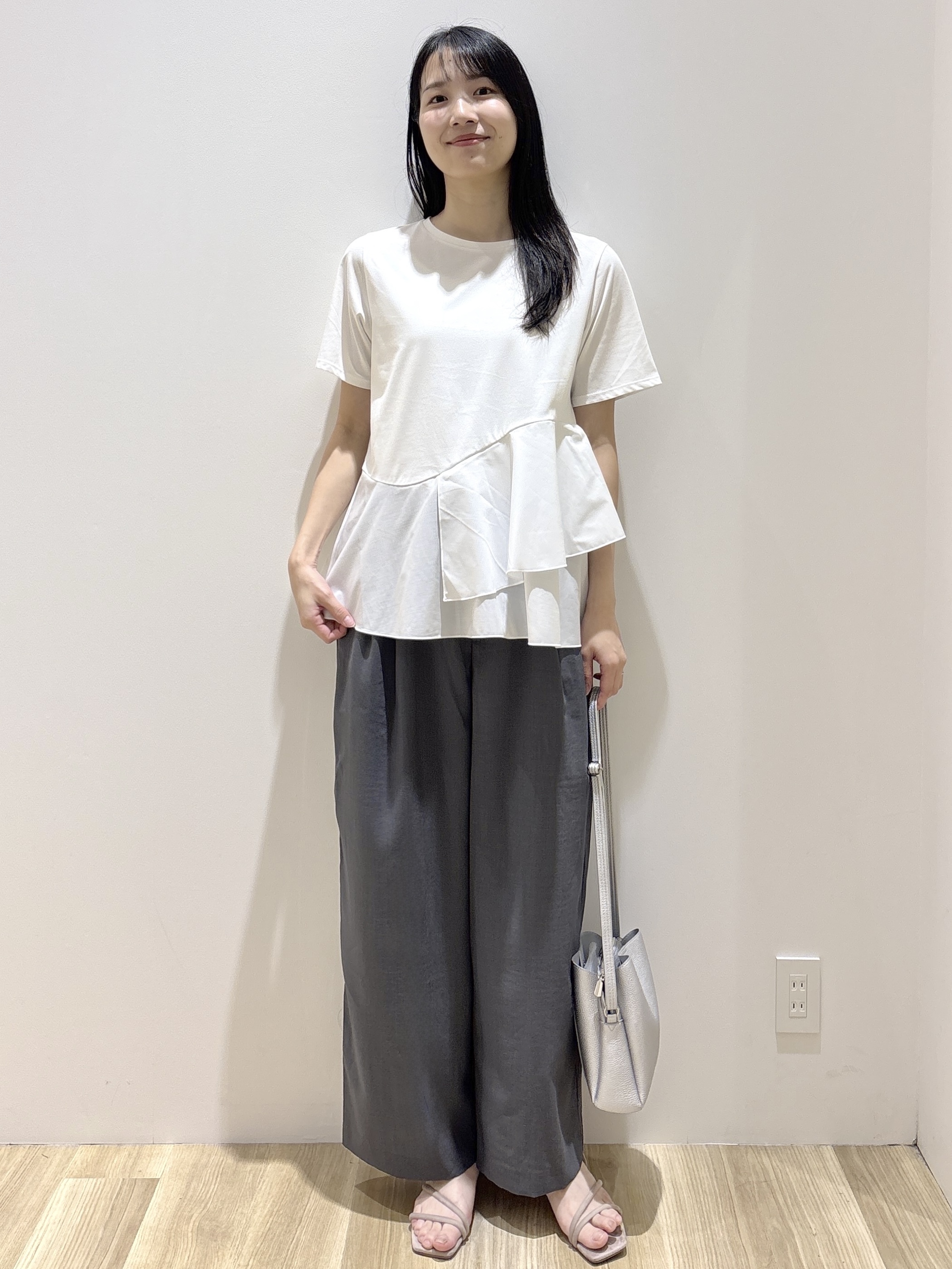 sachikoさんの「OPAQUE.CLIP｜ペプラムドッキングカットソー【洗濯機OK】」を使ったコーディネート