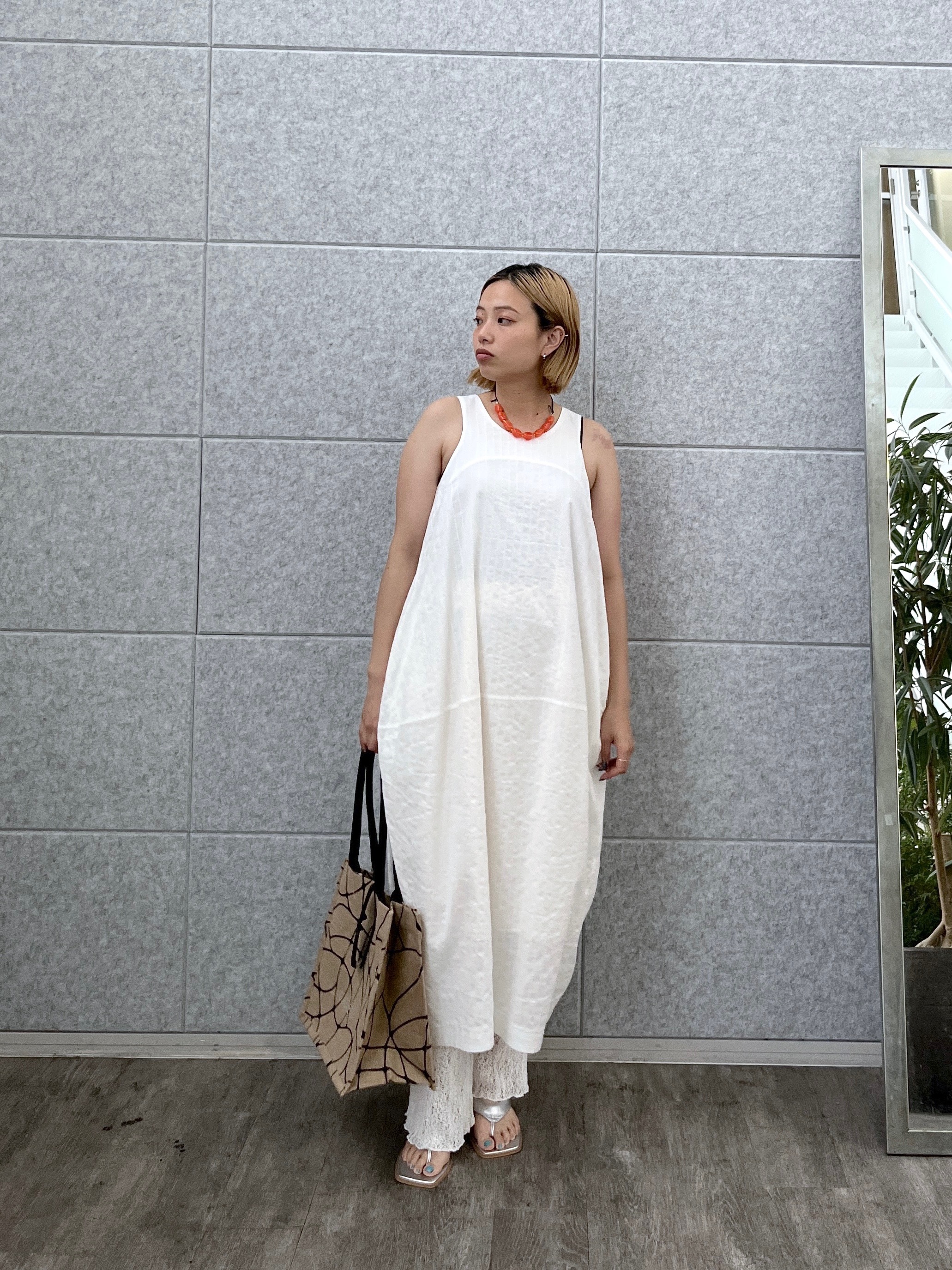 Harukaさんの「INDIVI｜ミニマルコクーンワンピース」を使ったコーディネート