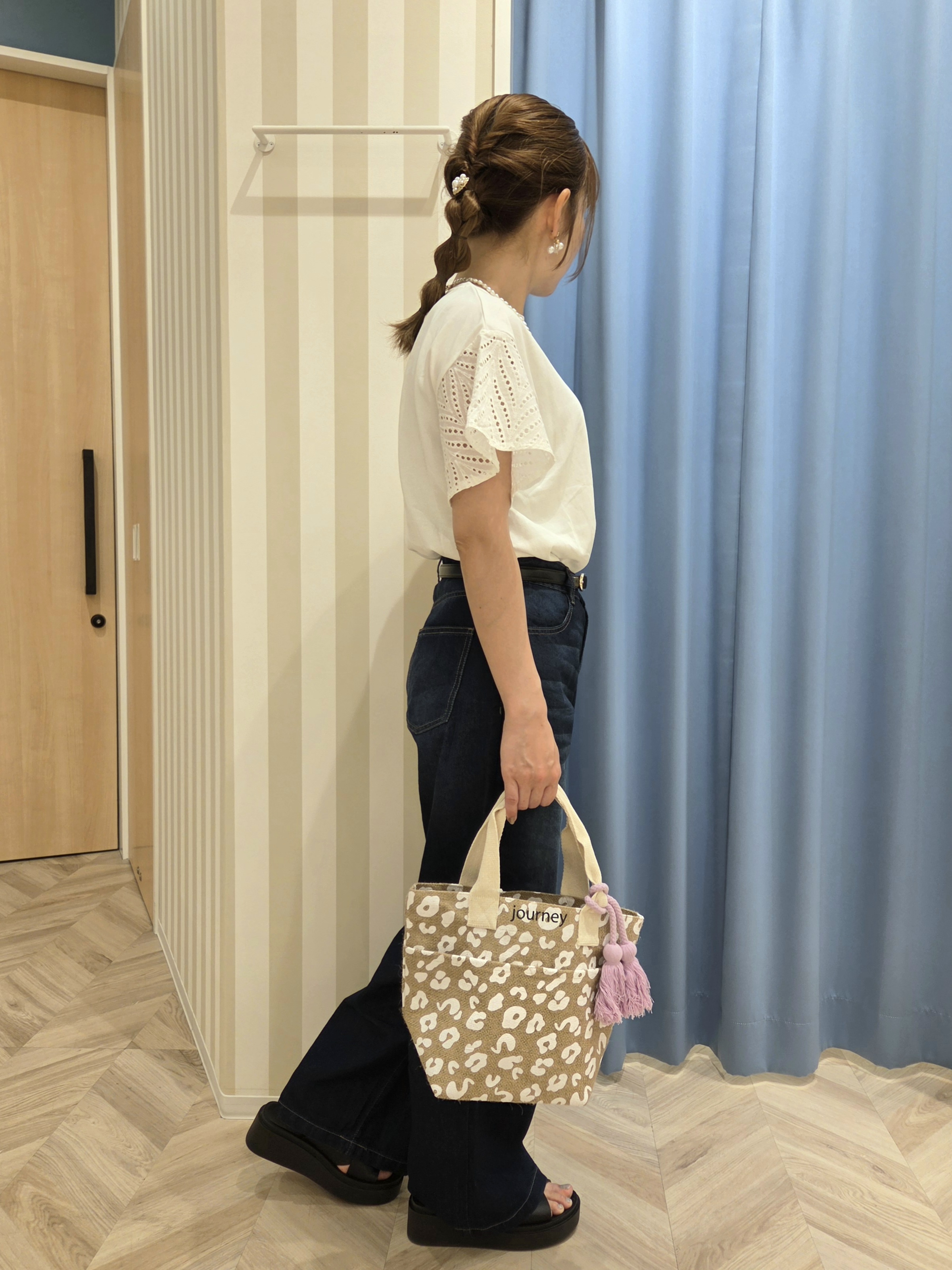 Ikumiさんの「SHOO･LA･RUE｜【S-LL/洗濯機可/体型カバー】汗じみが気になりにくい お袖レースフレアTシャツ」を使ったコーディネート