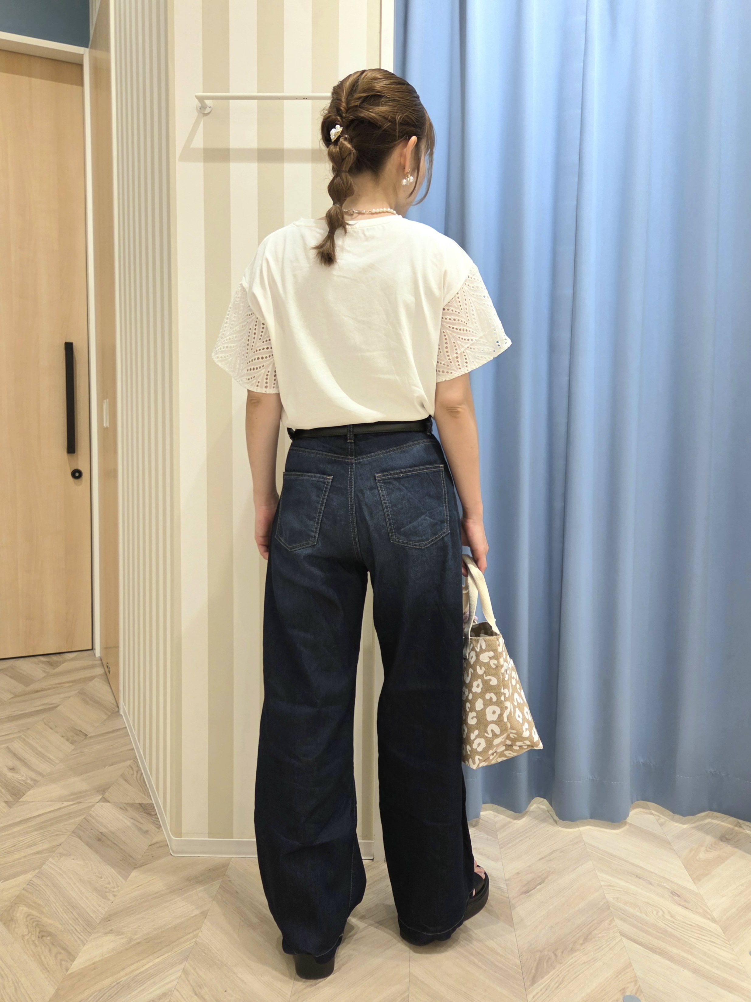 Ikumiさんの「SHOO･LA･RUE｜【S-LL/洗濯機可/体型カバー】汗じみが気になりにくい お袖レースフレアTシャツ」を使ったコーディネート