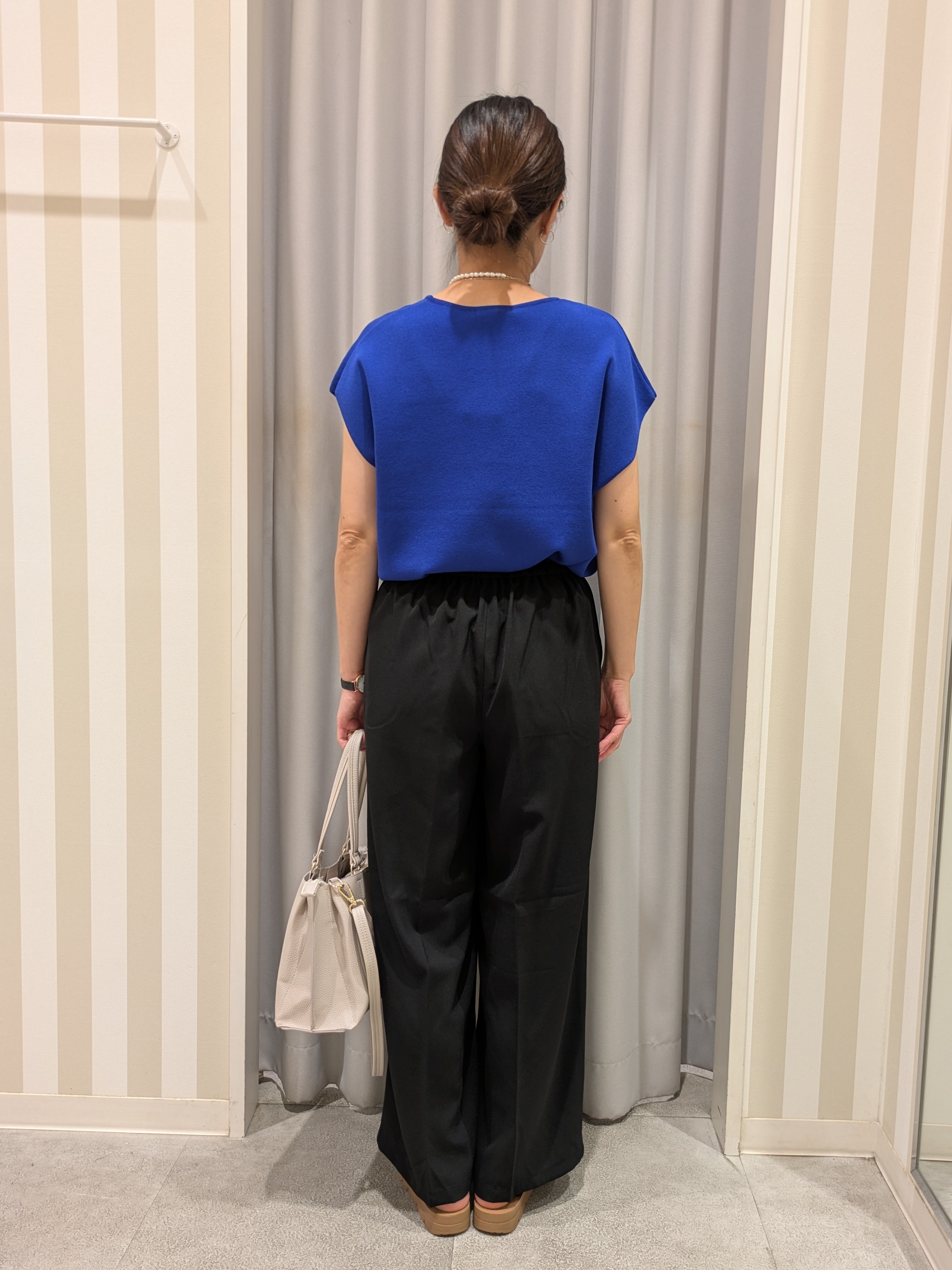 𝐂𝐡𝐢𝐢 &hearts;(ちー)さんの「SHOO･LA･RUE｜【洗濯機可/S-LL】インせず着られる 大人シンプルニット」を使ったコーディネート
