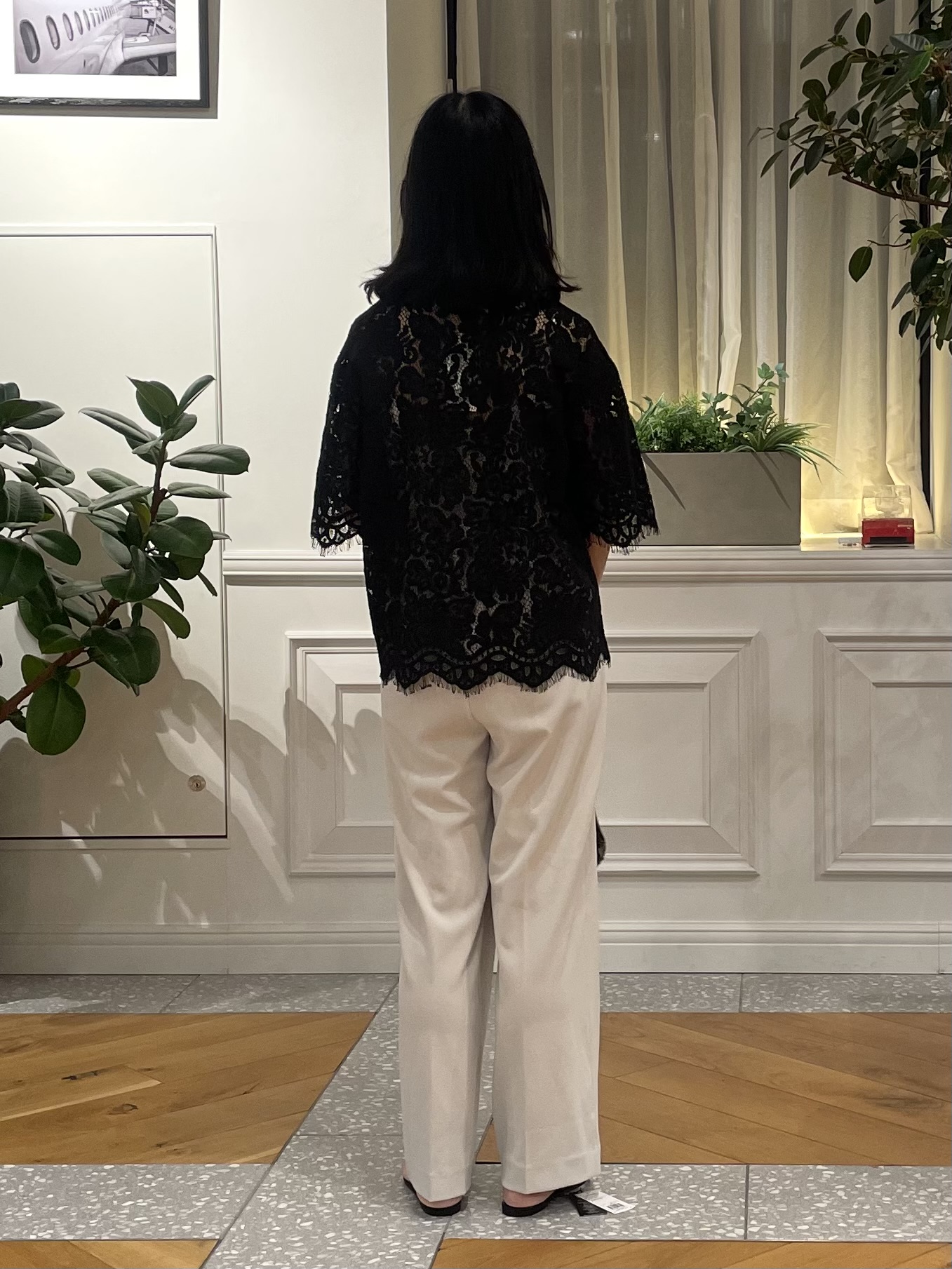 Lilyさんの「DRESSTERIOR｜【ウォッシャブル/羽織りにも便利】シアーコードレースブラウス」を使ったコーディネート