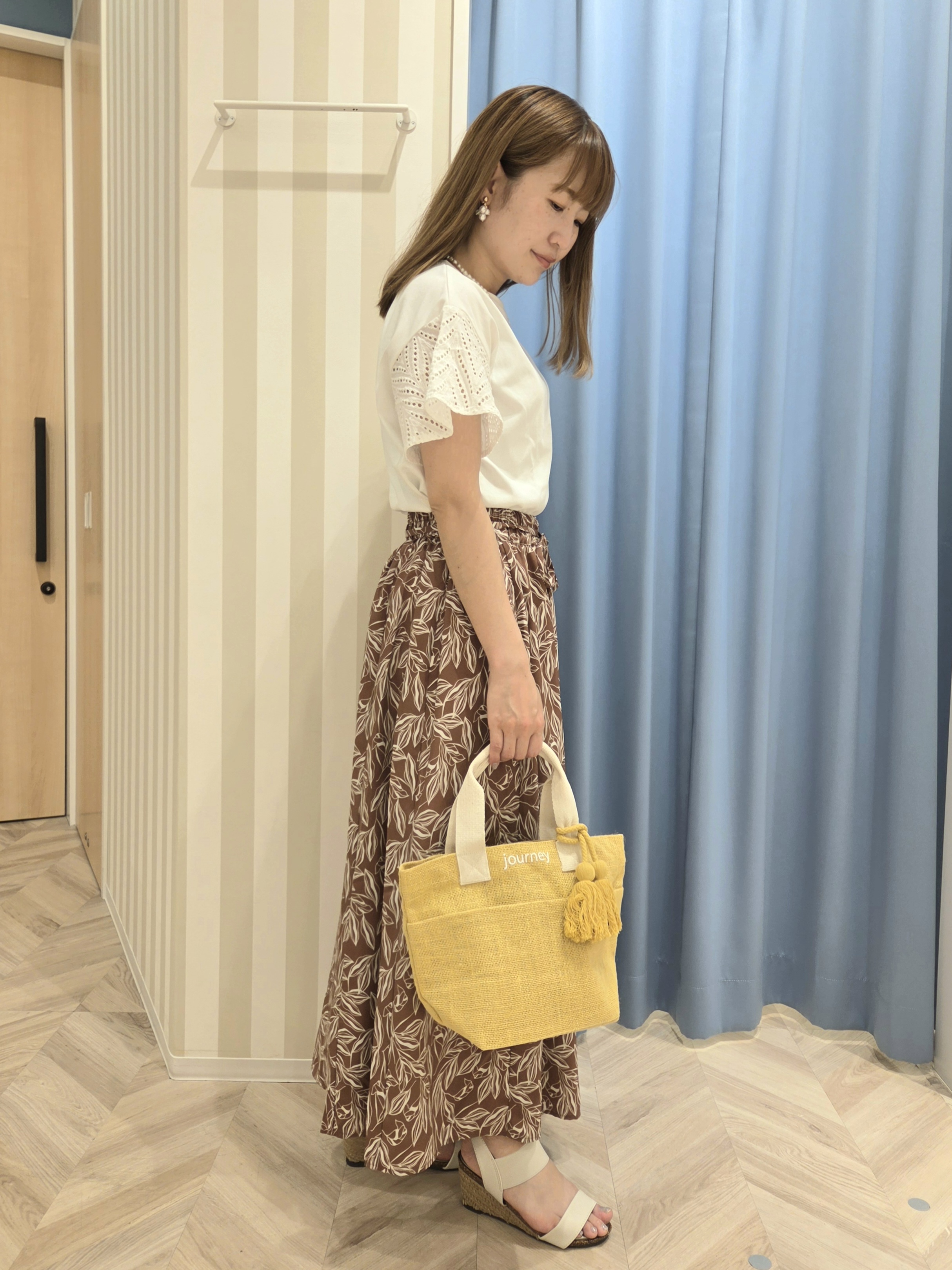 Ikumiさんの「SHOO･LA･RUE｜【S-LL/洗濯機可/体型カバー】汗じみが気になりにくい お袖レースフレアTシャツ」を使ったコーディネート