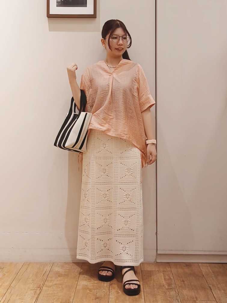 Riranさんの「SHOO･LA･RUE｜【高レビュー/体型カバー】インせず着られる スキッパー裾リボンブラウス」を使ったコーディネート