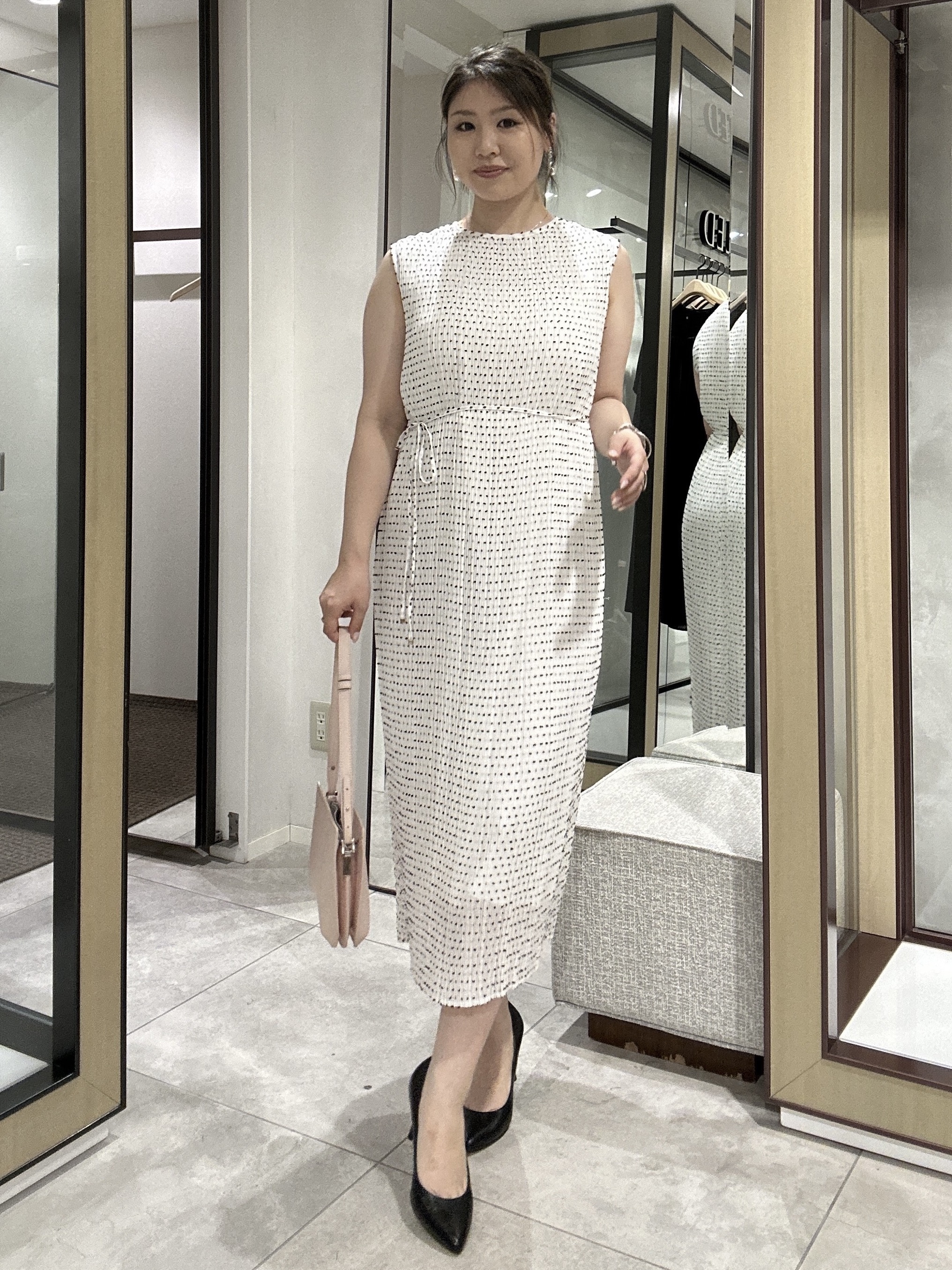 YURIさんの「UNTITLED｜◆スプリットレザーフラットショルダー」を使ったコーディネート