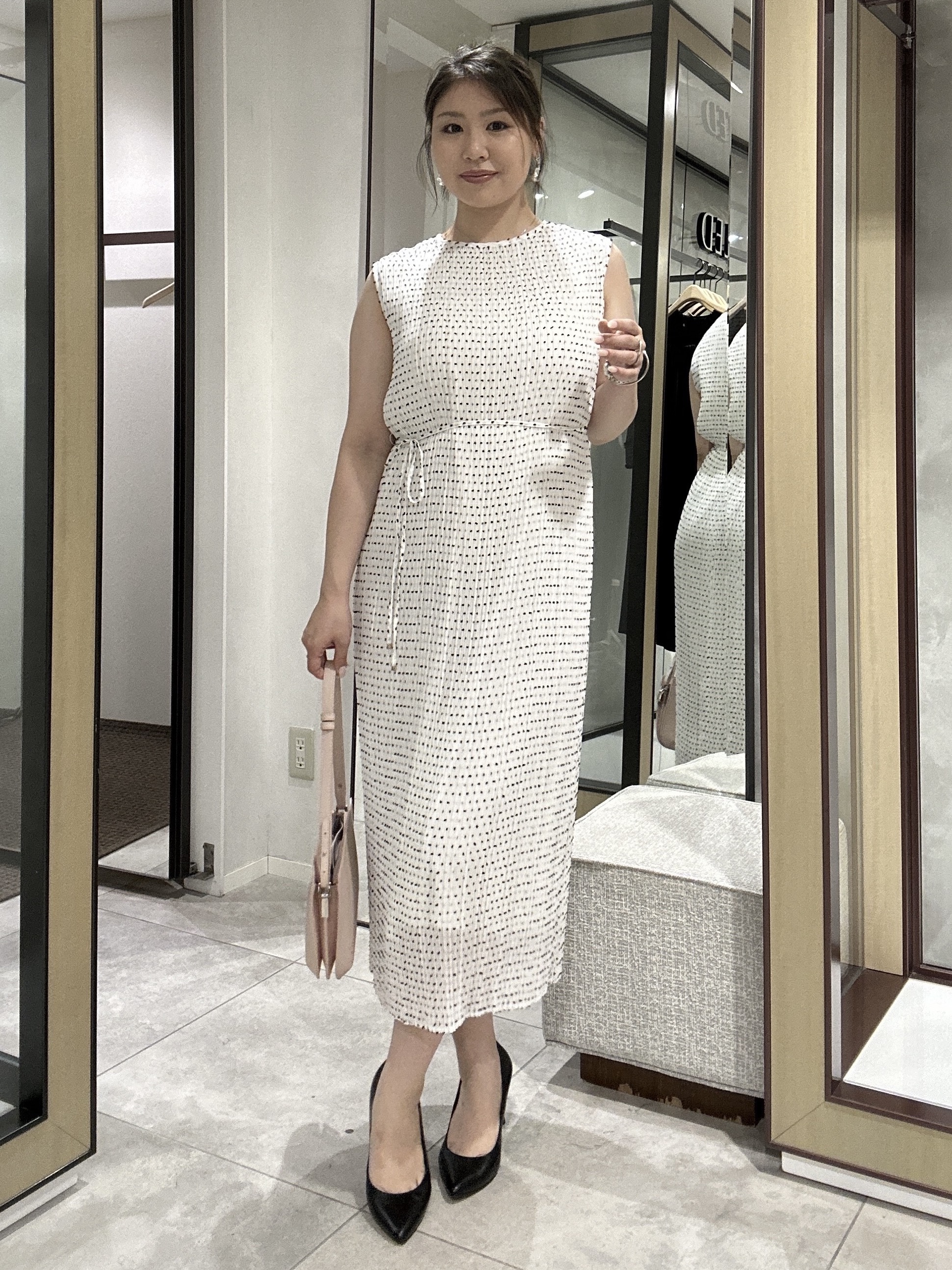 YURIさんの「UNTITLED｜◆スプリットレザーフラットショルダー」を使ったコーディネート