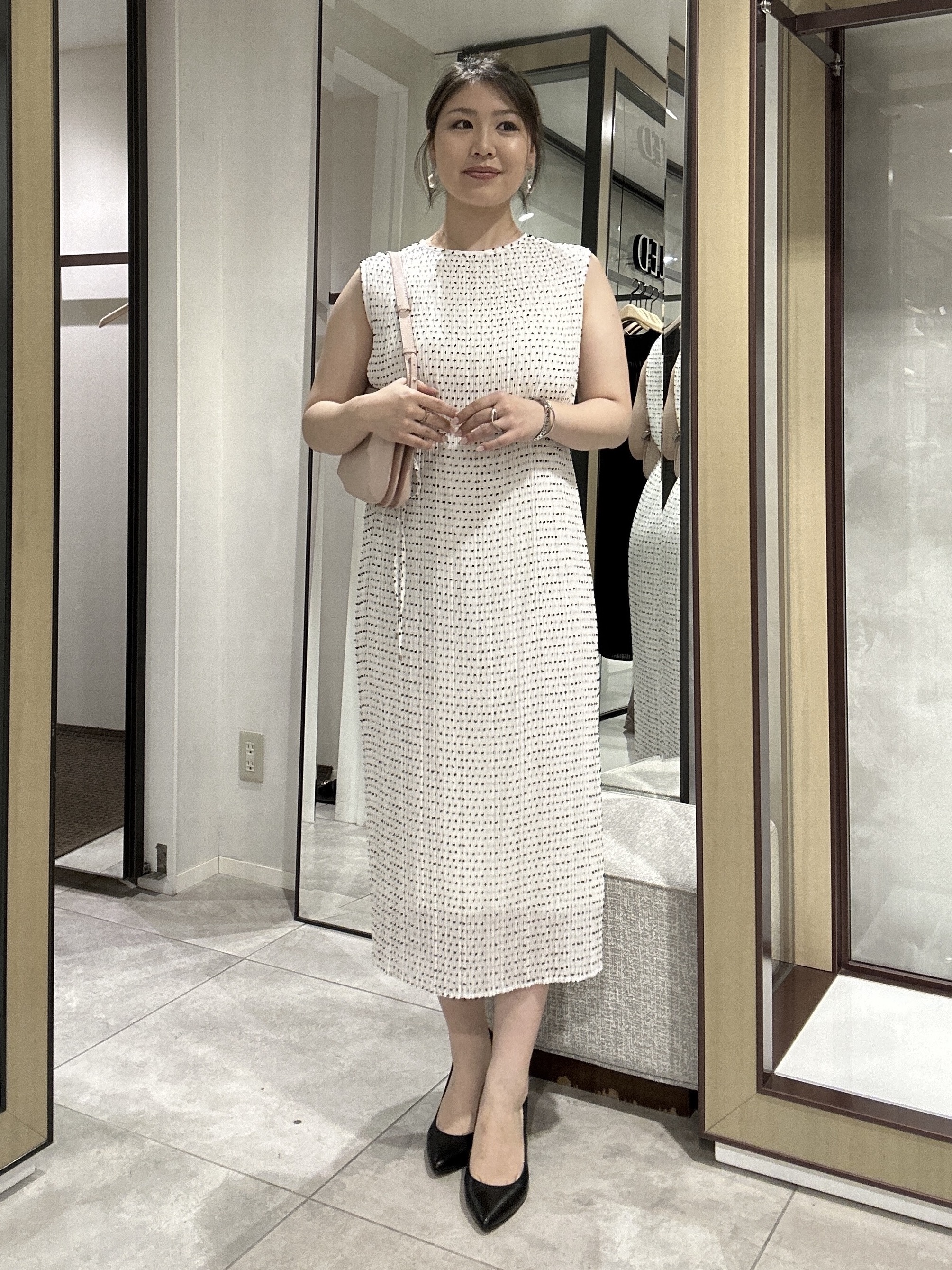YURIさんの「UNTITLED｜◆スプリットレザーフラットショルダー」を使ったコーディネート