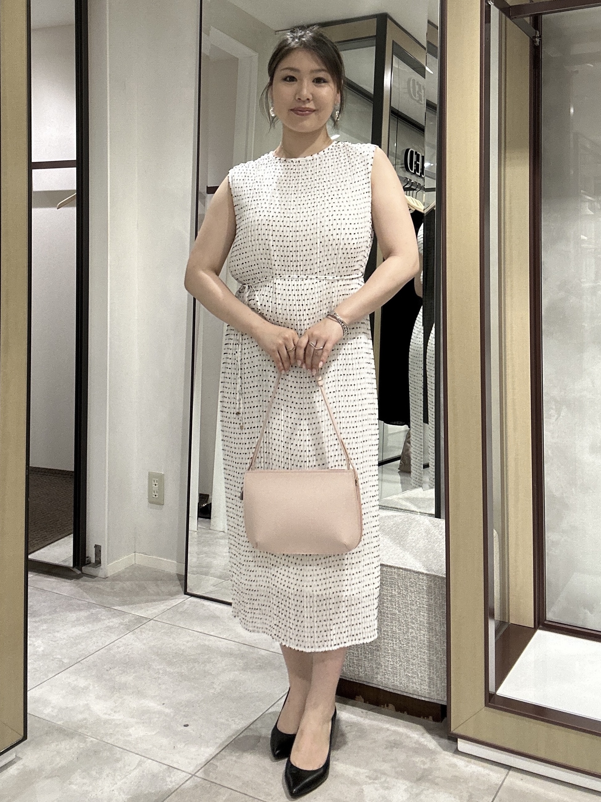 YURIさんの「UNTITLED｜◆スプリットレザーフラットショルダー」を使ったコーディネート