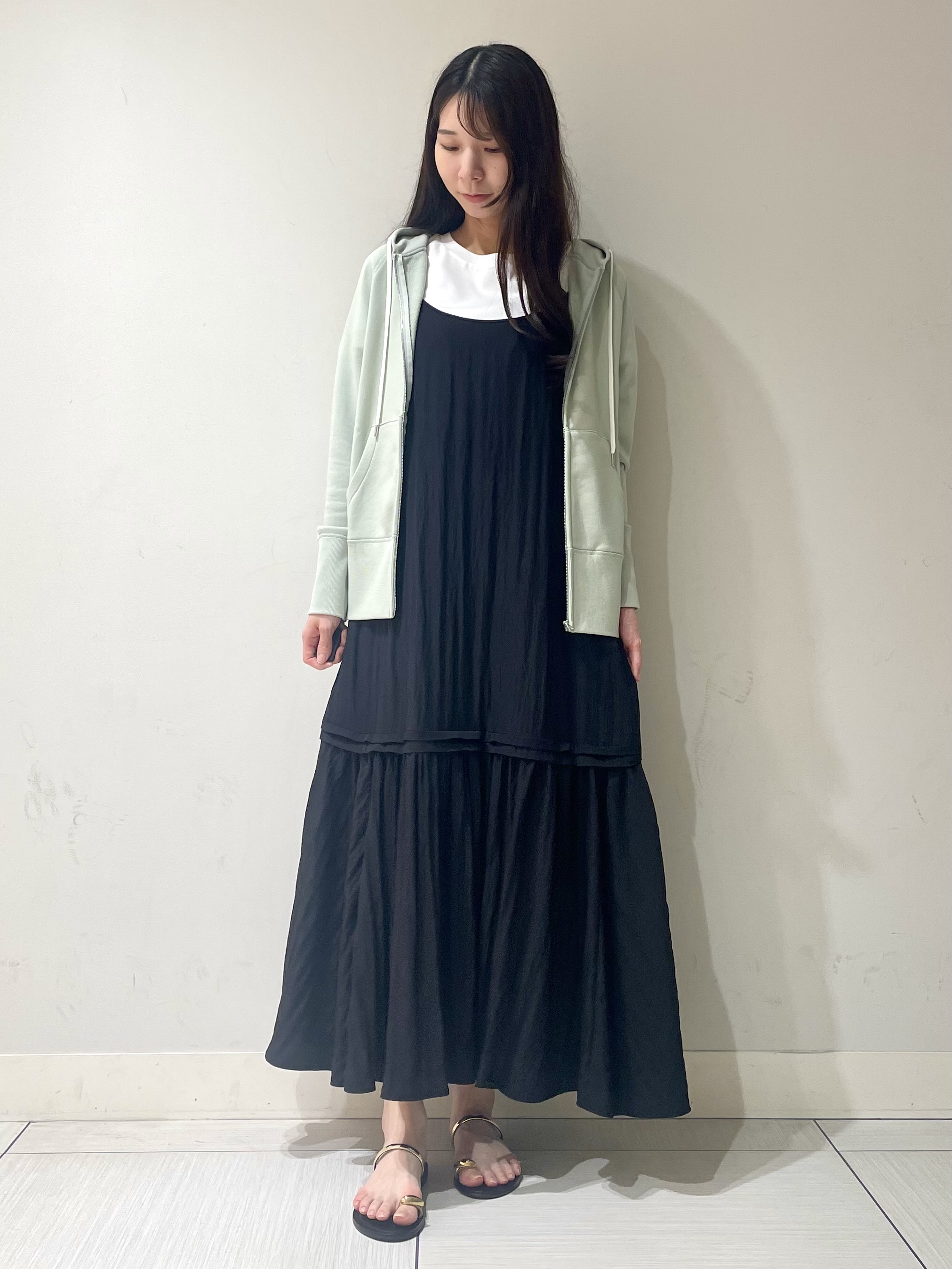 ことさんの「DRESSTERIOR｜【春夏/寒暖差対応/ウォッシャブル】ライト裏毛フーディー」を使ったコーディネート