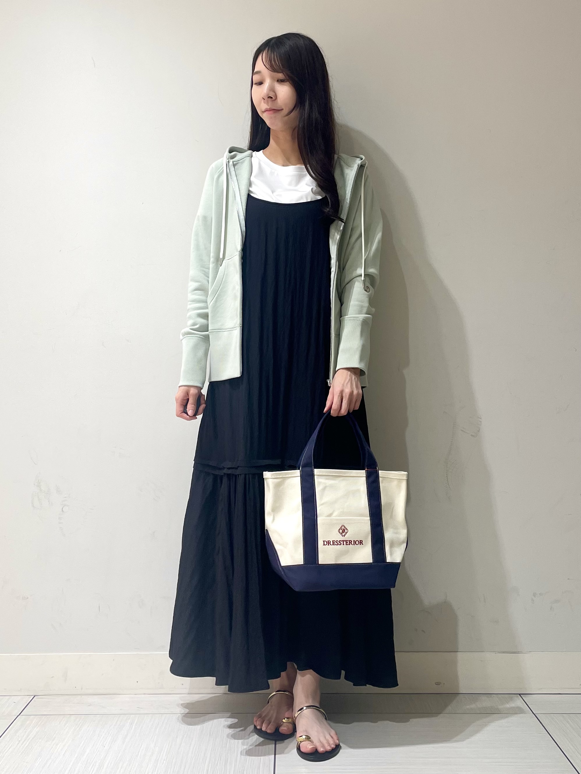 ことさんの「DRESSTERIOR｜【春夏/寒暖差対応/ウォッシャブル】ライト裏毛フーディー」を使ったコーディネート