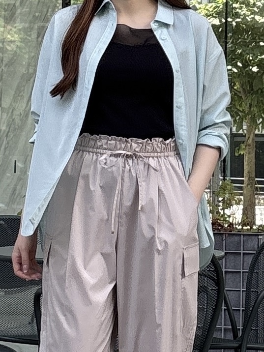 sayaさんの「grove｜【洗濯機OK】朝晩の気温差に◎軽やかシアーシャツ」を使ったコーディネート