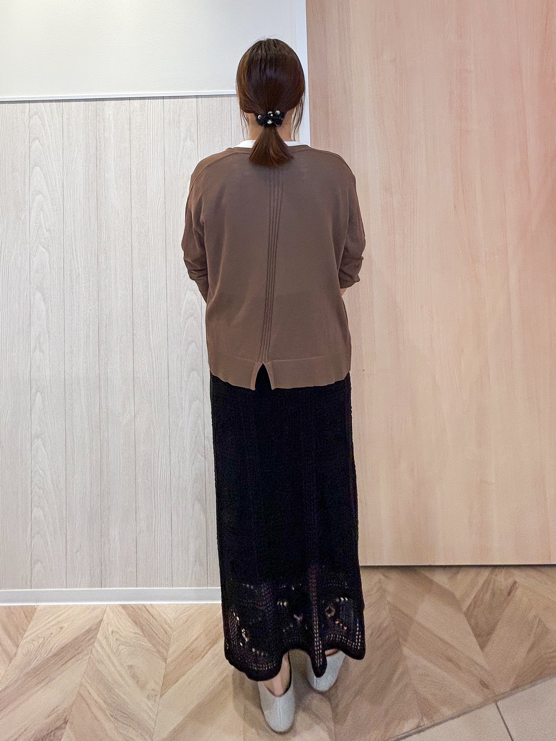 tomoさんの「SHOO･LA･RUE｜【洗濯機可/S-LL】オンにもオフにも マルチに使えるボタンレスカーディガン」を使ったコーディネート