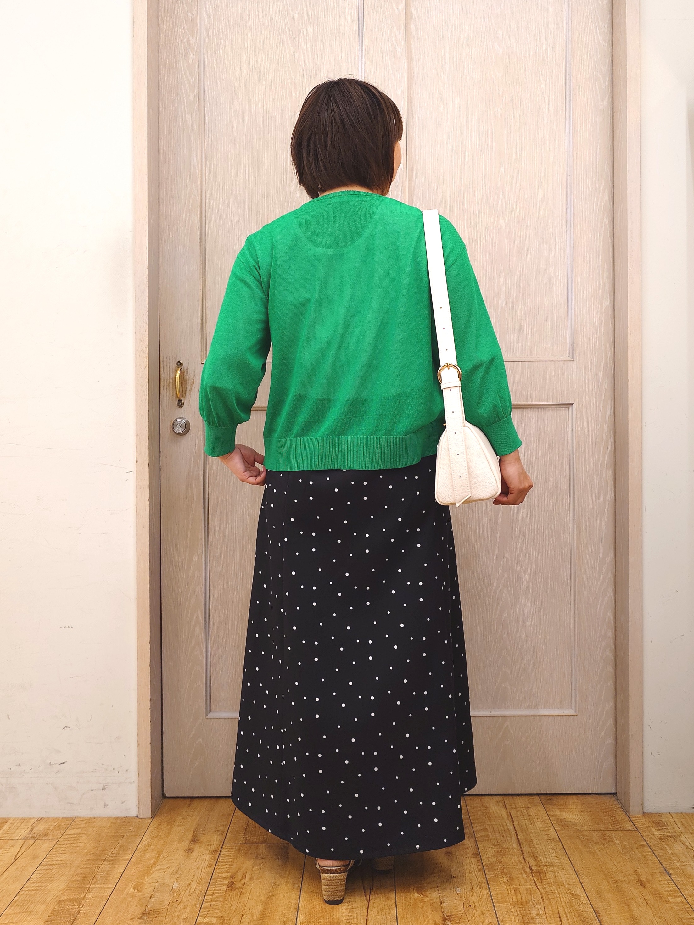 とろろさんの「SHOO･LA･RUE｜【洗濯機可/S-LL】程よいVネックですっきり魅せる ジップアップ 7分袖シアーカーディガン」を使ったコーディネート