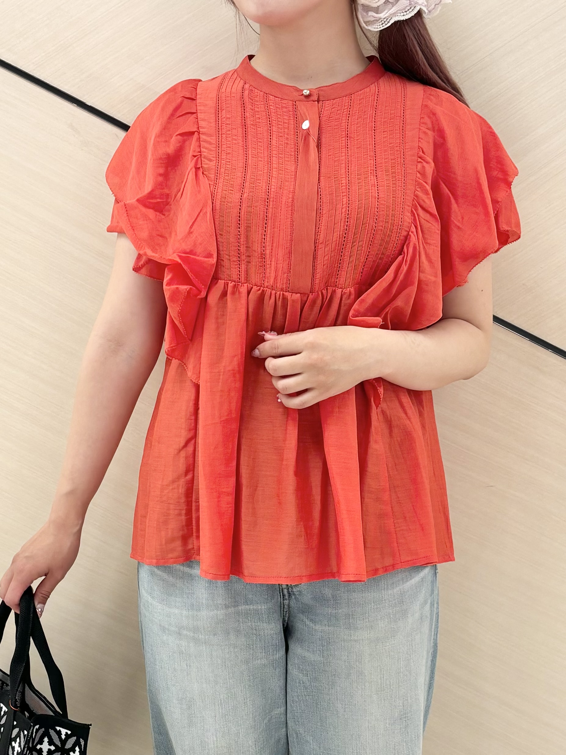Rinaさんの「DRESSTERIOR｜コットンシルク ラッフルスリーブ ブラウス」を使ったコーディネート
