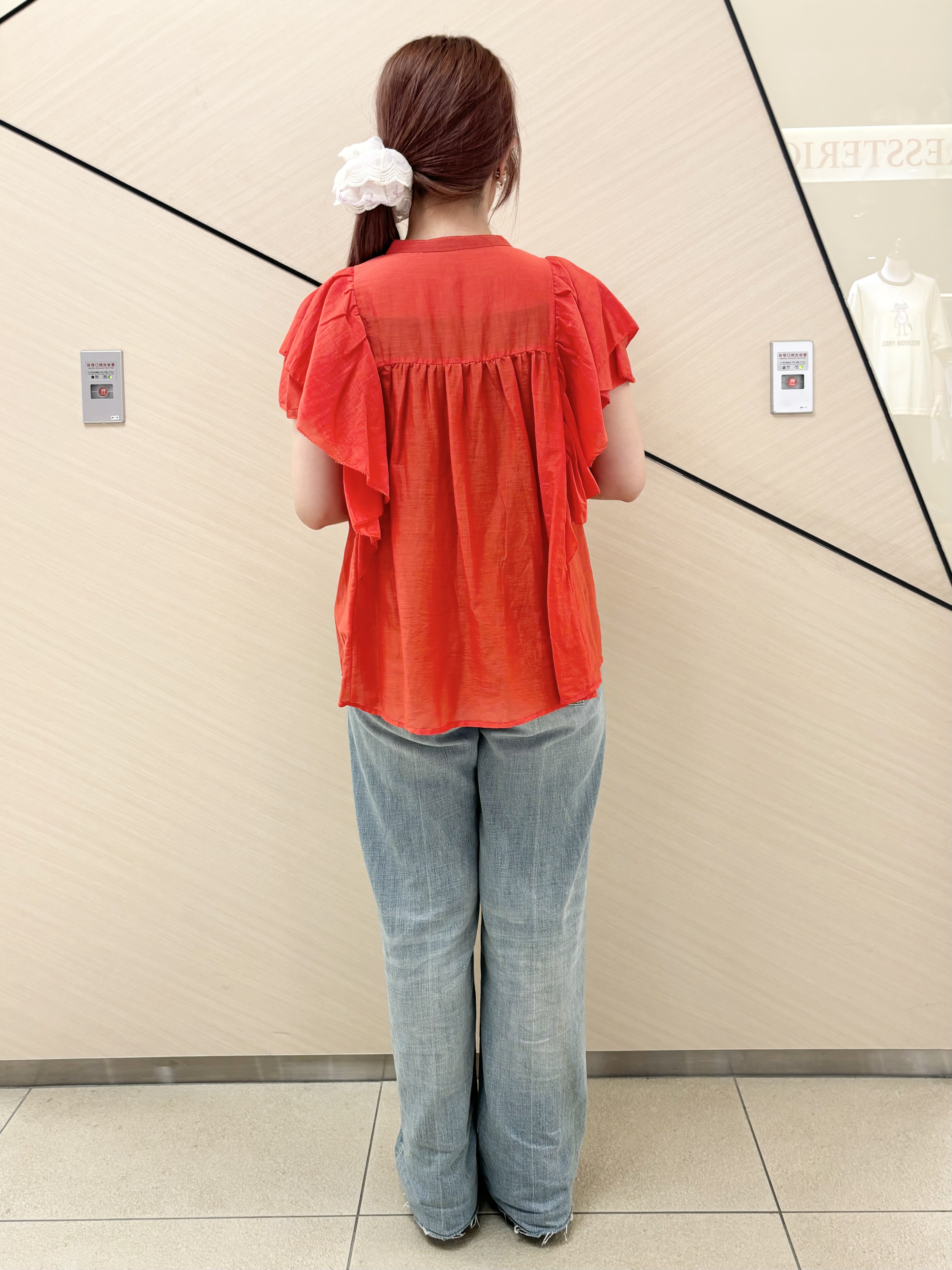 Rinaさんの「DRESSTERIOR｜コットンシルク ラッフルスリーブ ブラウス」を使ったコーディネート