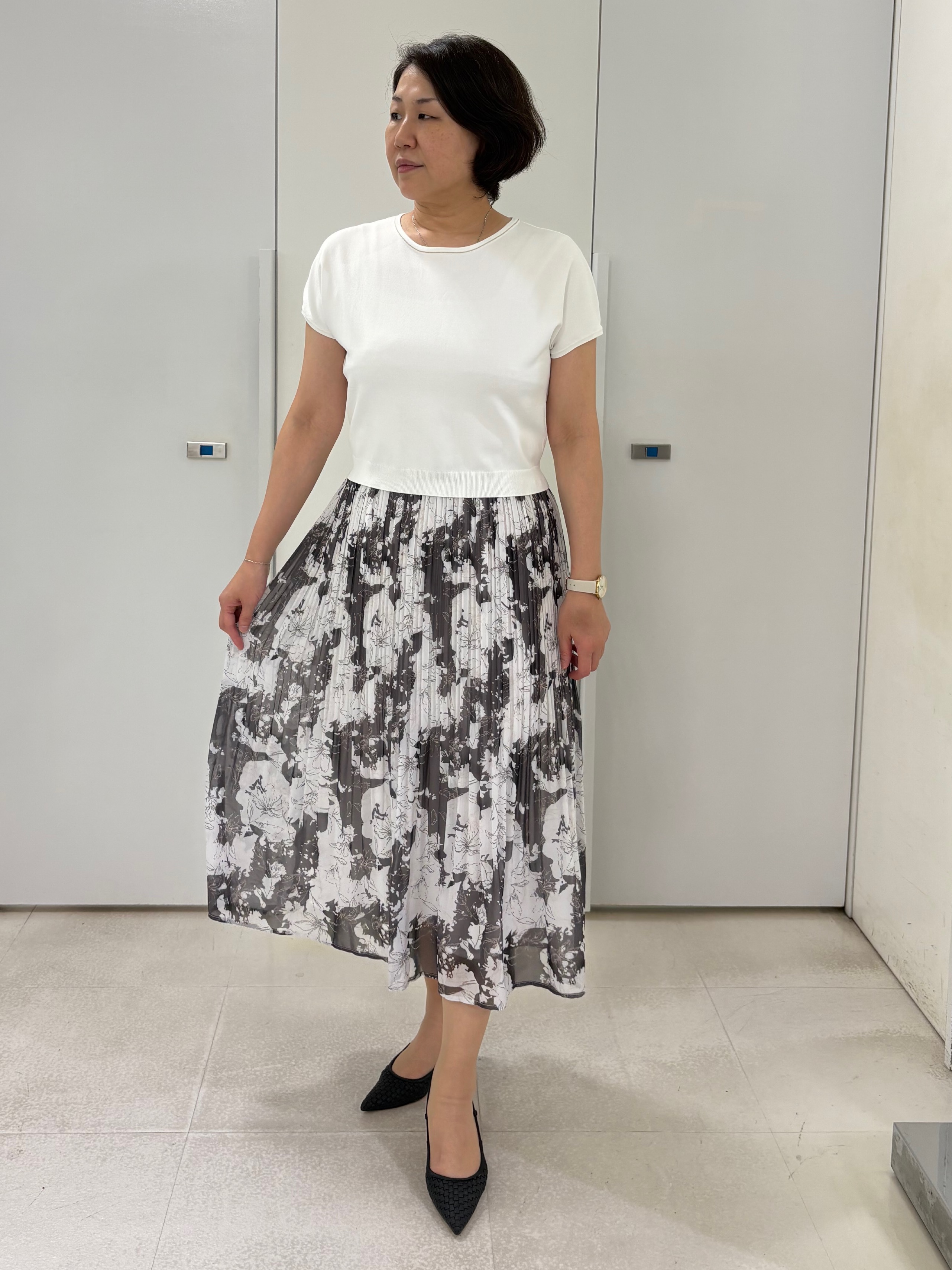 hIさんの「COUP DE CHANCE｜【手洗い可】ニット&花柄プリントスカート」を使ったコーディネート