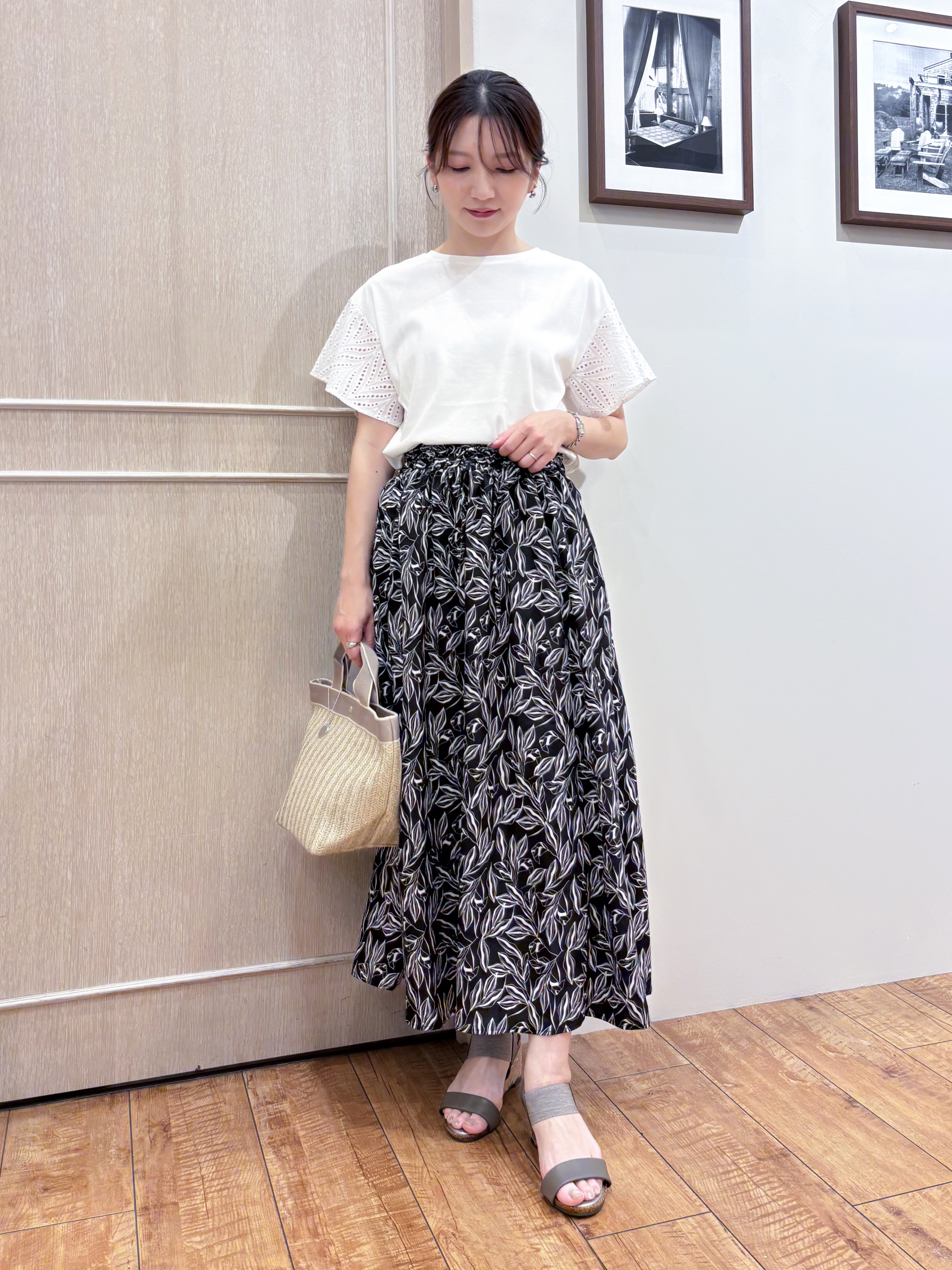 なみさんの「SHOO･LA･RUE｜【S-LL/洗濯機可/体型カバー】汗じみが気になりにくい お袖レースフレアTシャツ」を使ったコーディネート