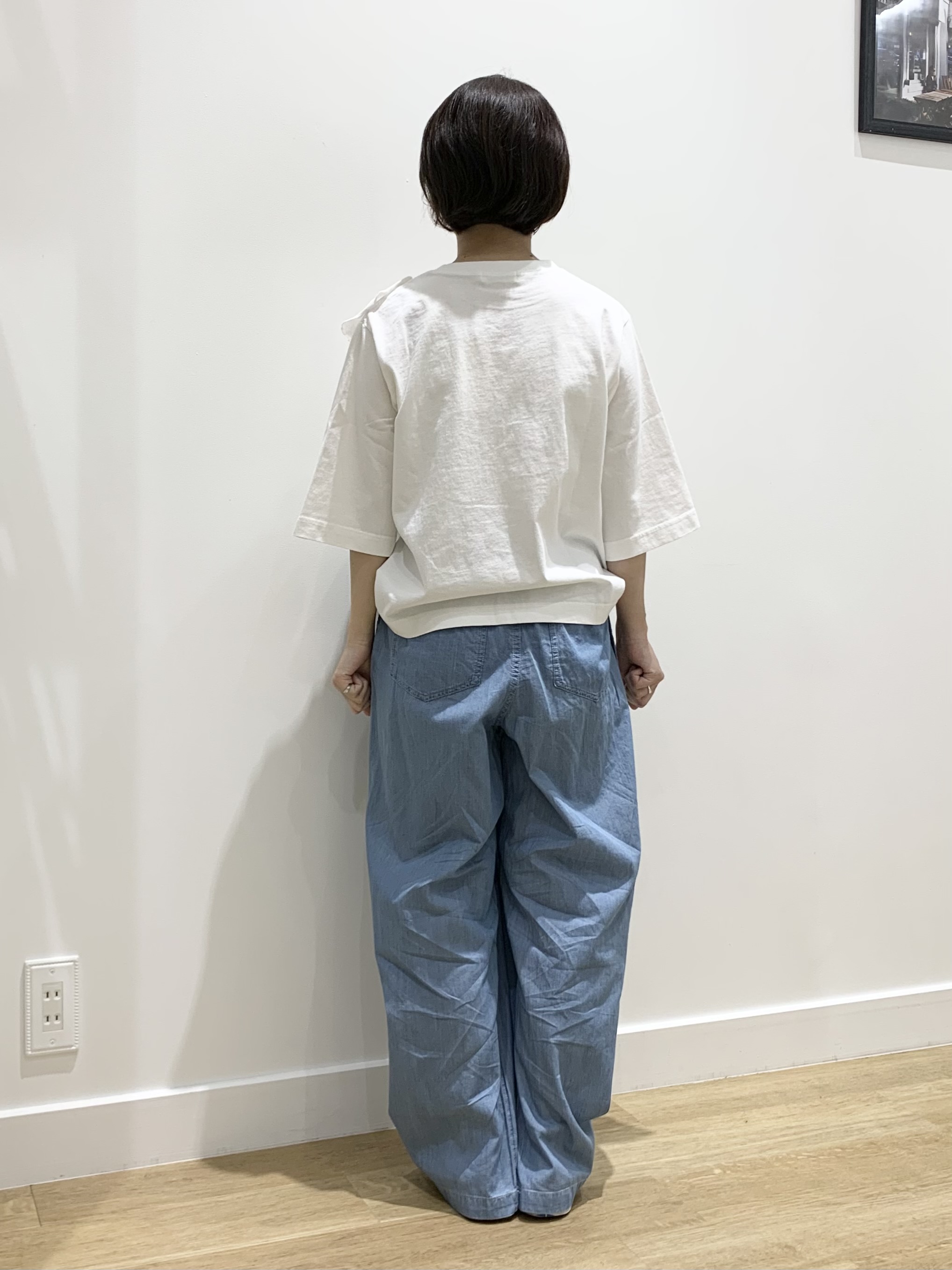 IMARIさんの「Dessin｜アシメフリル ヴィンテージライクプルオーバー」を使ったコーディネート