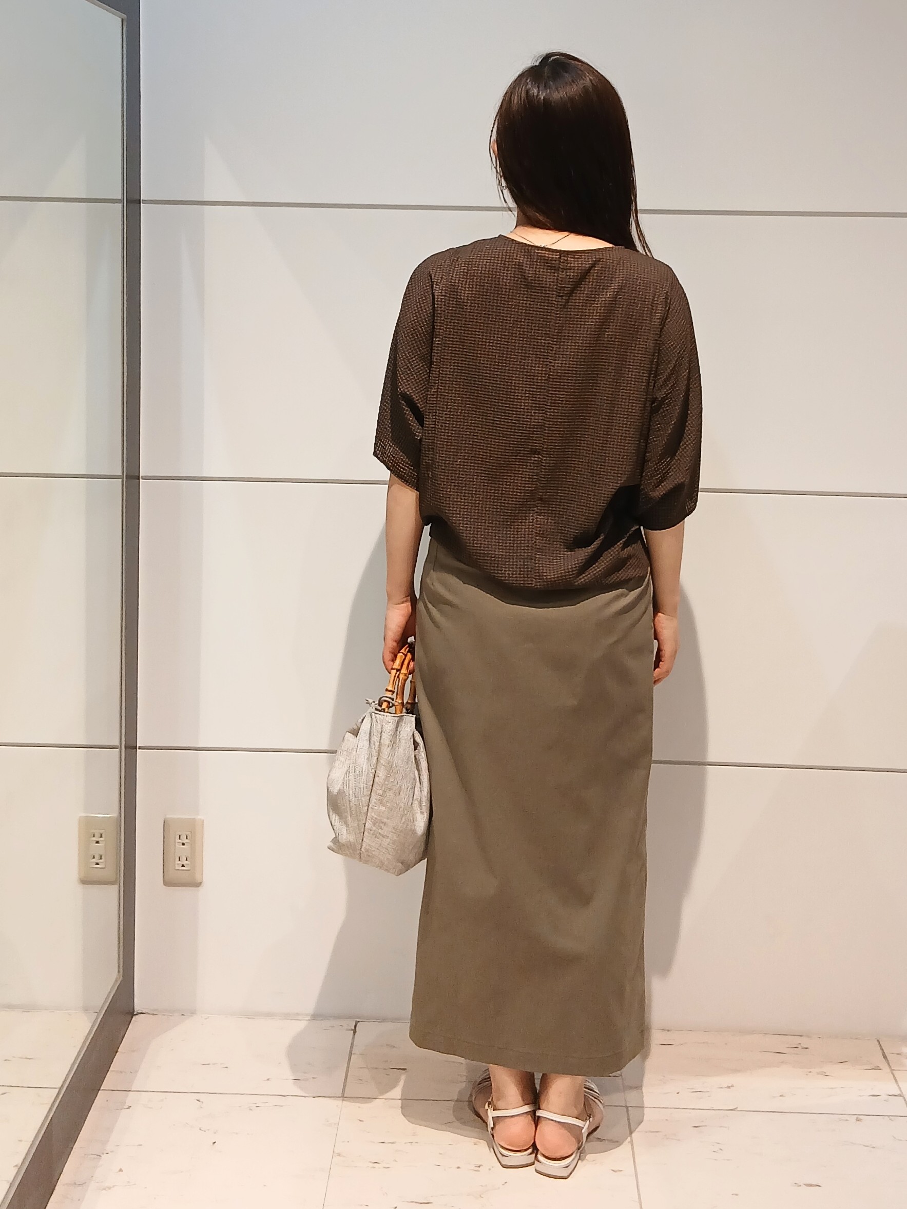 なみきさんの「UNTITLED｜【体型カバー】サッカーチェックドルマントップス」を使ったコーディネート