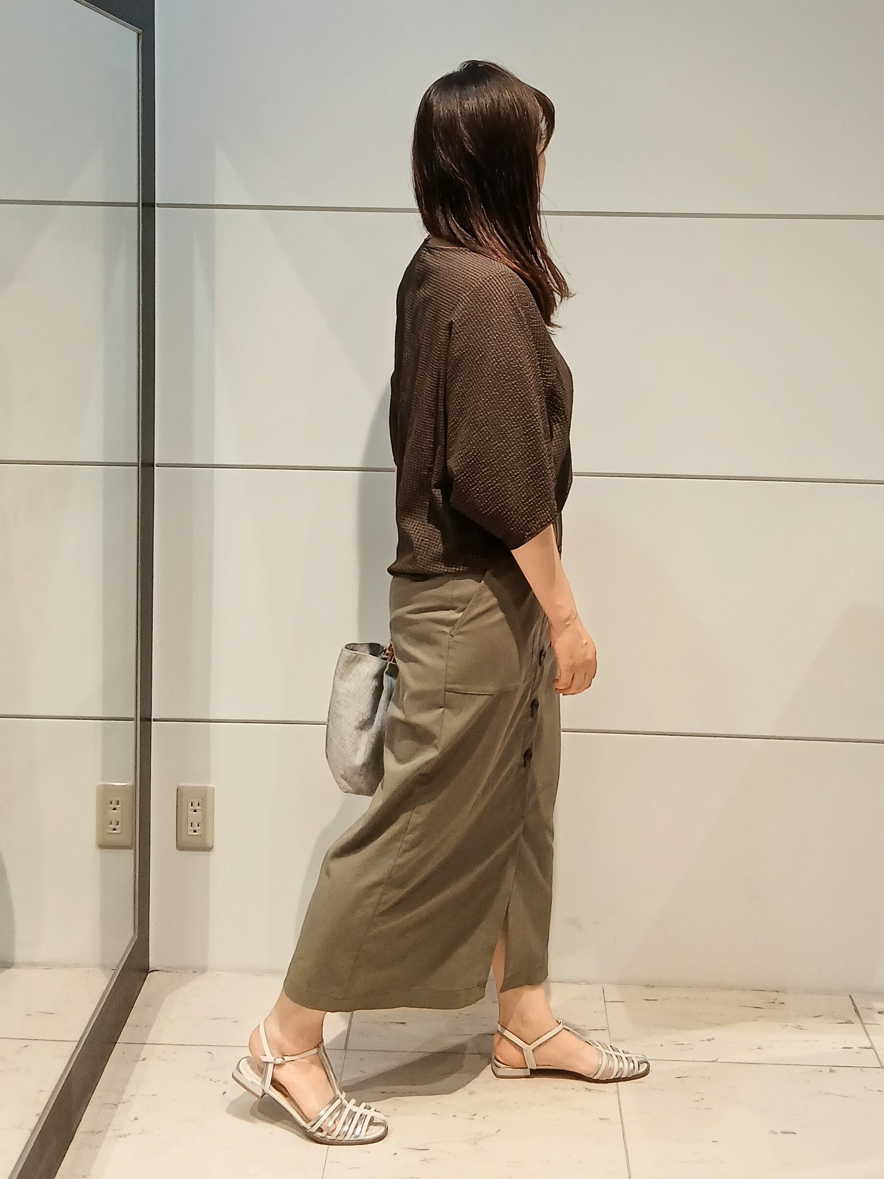 なみきさんの「UNTITLED｜【体型カバー】サッカーチェックドルマントップス」を使ったコーディネート