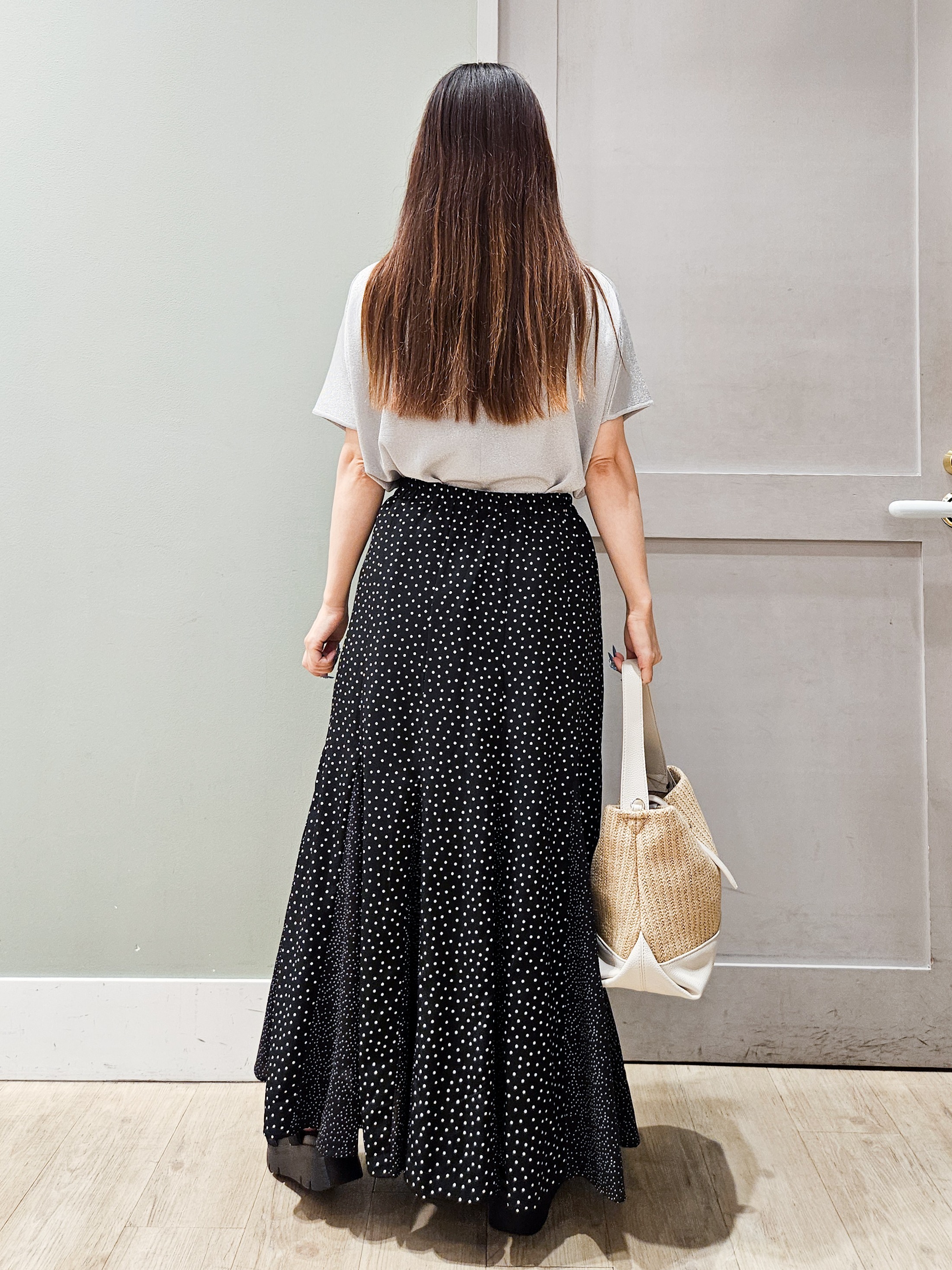 maiさんの「grove｜【シリーズ累計36万枚！名品ニット】やわらかドライタッチ ドルマンニット」を使ったコーディネート