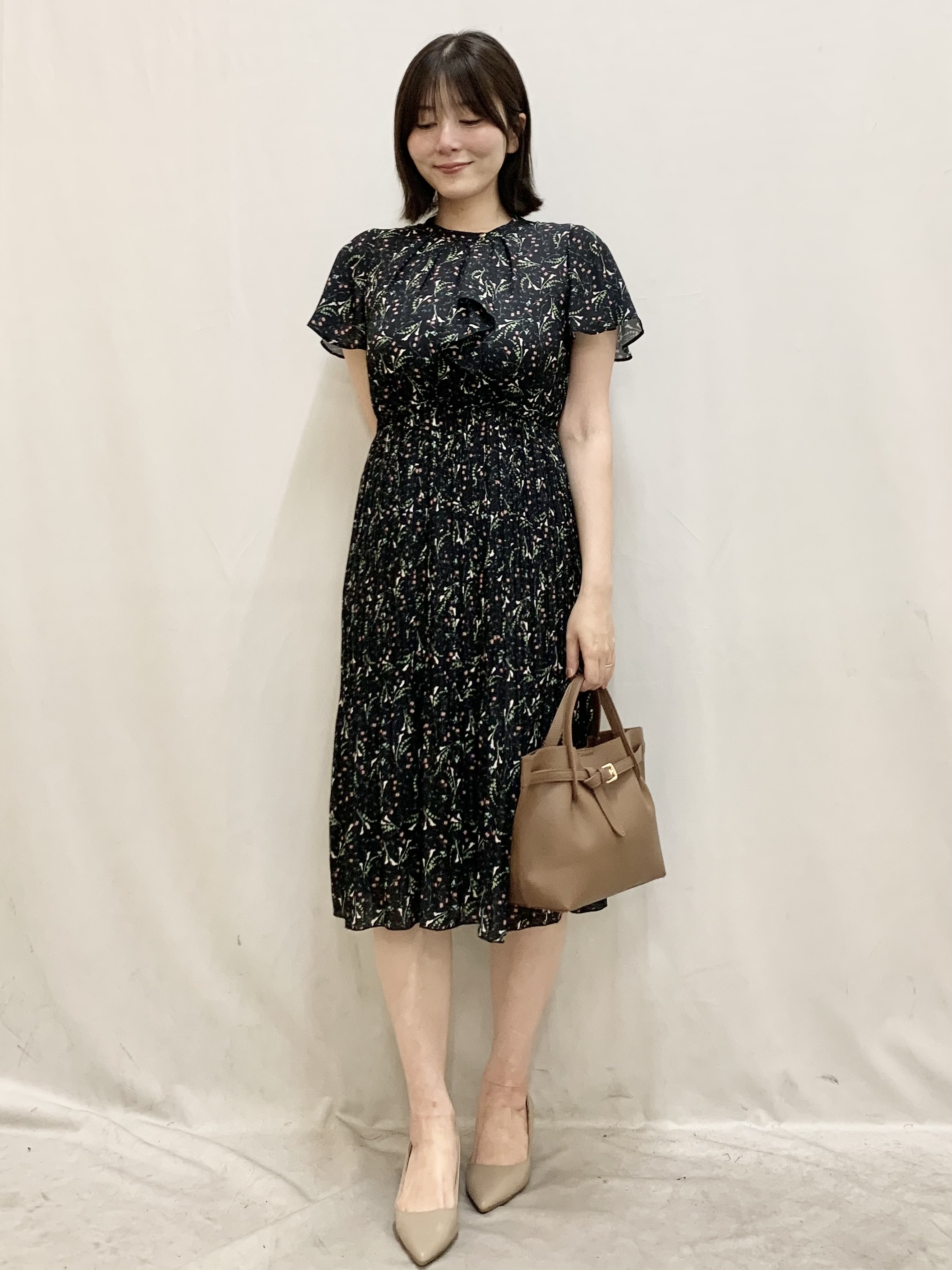 kasumiさんの「index｜◆【日比谷花壇コラボ】ラッフルタイプリーツワンピース【防シワ/洗濯機OK】」を使ったコーディネート