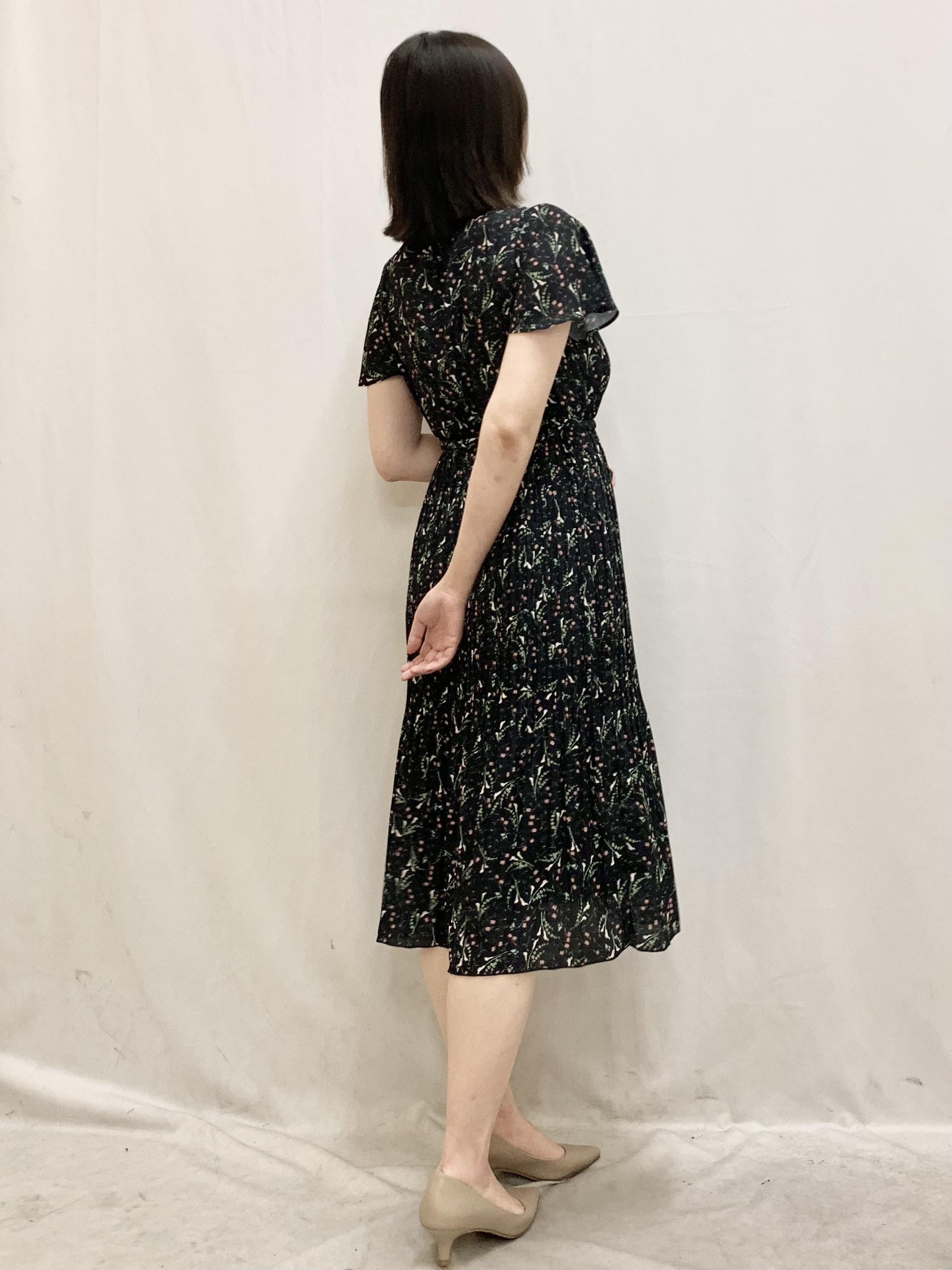 kasumiさんの「index｜◆【日比谷花壇コラボ】ラッフルタイプリーツワンピース【防シワ/洗濯機OK】」を使ったコーディネート