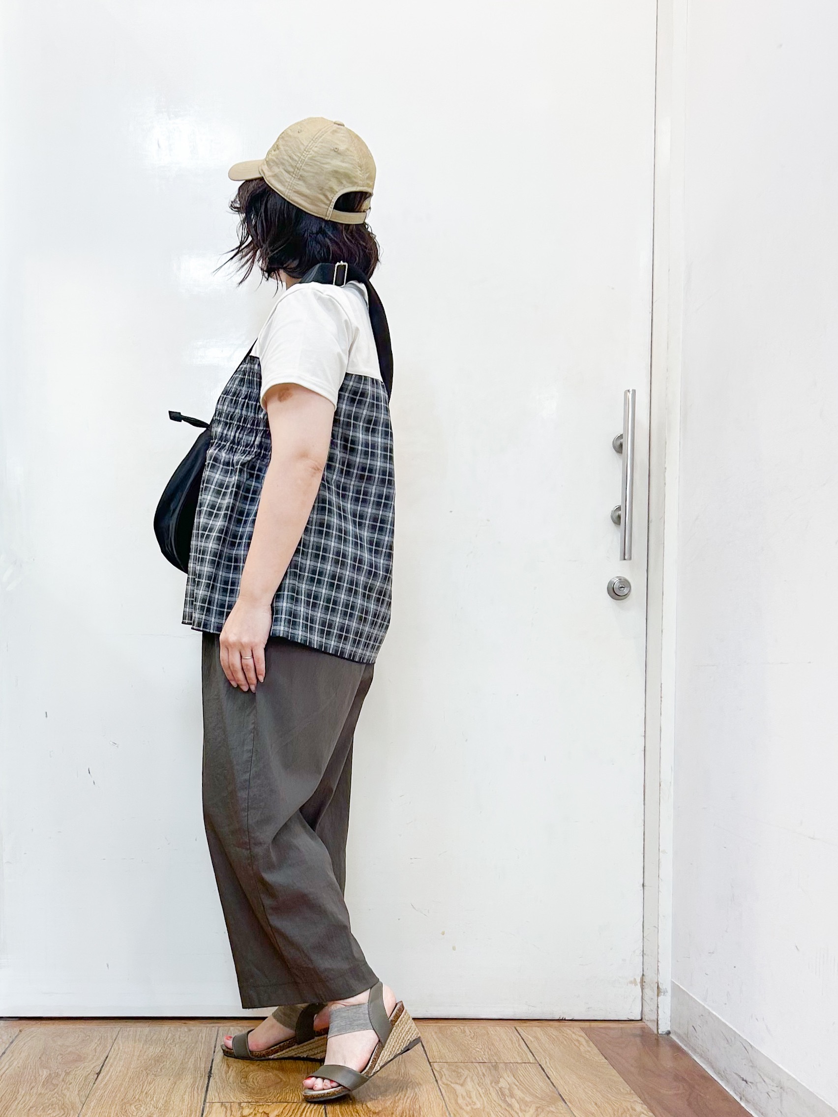 haruさんの「SHOO･LA･RUE｜【S-LL/洗濯機可/体型カバー】インせずサマ見え ビスチェ風異素材ドッキングTシャツ」を使ったコーディネート