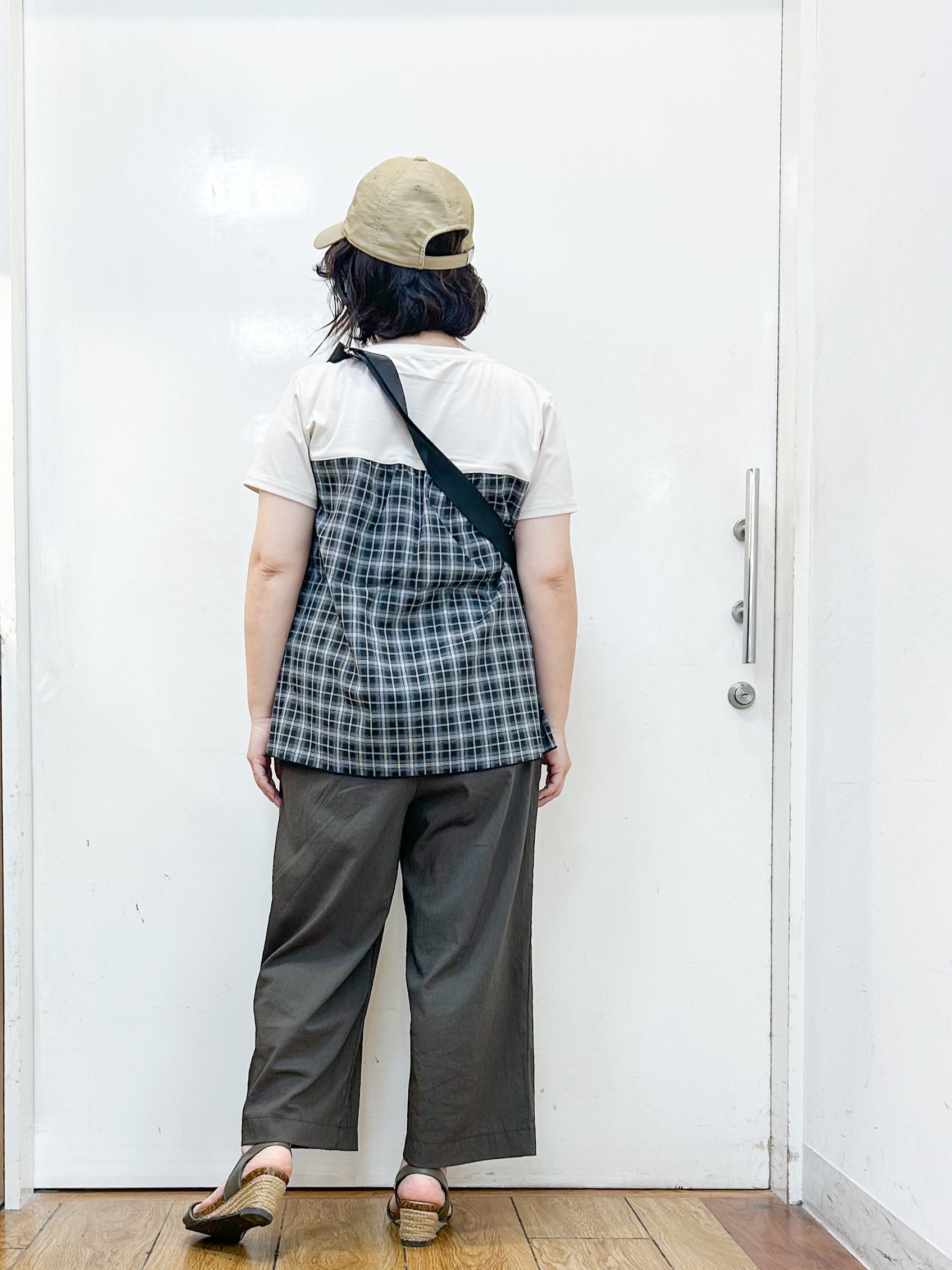 haruさんの「SHOO･LA･RUE｜【S-LL/洗濯機可/体型カバー】インせずサマ見え ビスチェ風異素材ドッキングTシャツ」を使ったコーディネート
