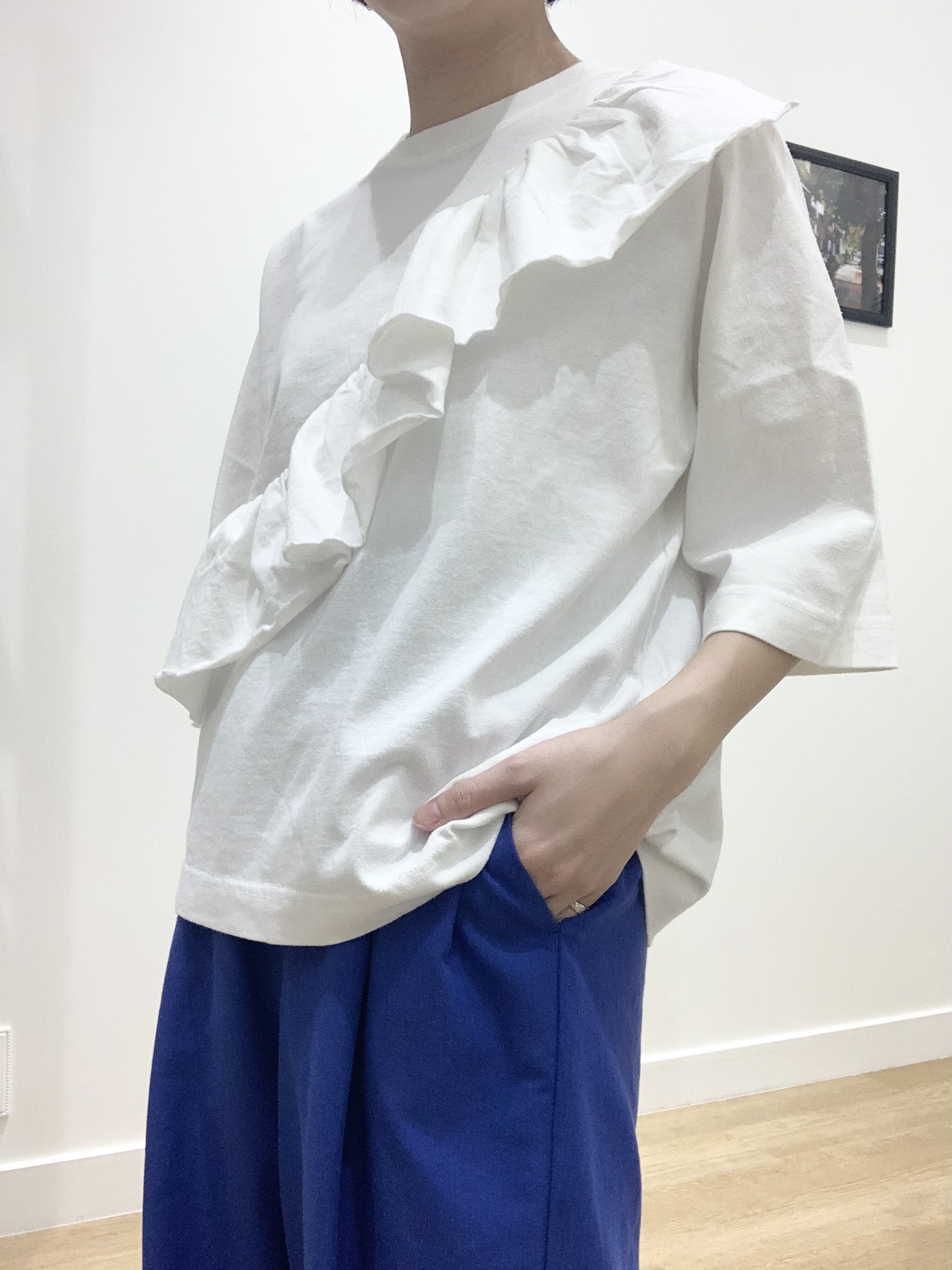 IMARIさんの「Dessin｜アシメフリル ヴィンテージライクプルオーバー」を使ったコーディネート