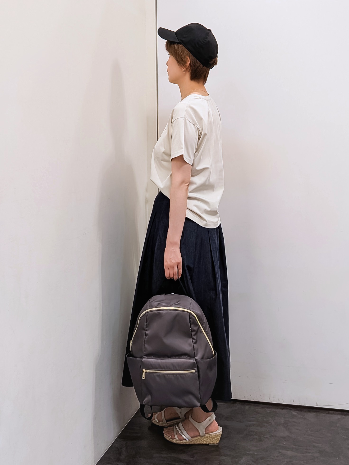 やまちゃんさんの「grove｜【遮熱／吸水速乾／UVカット】ベーシックロゴTシャツ」を使ったコーディネート