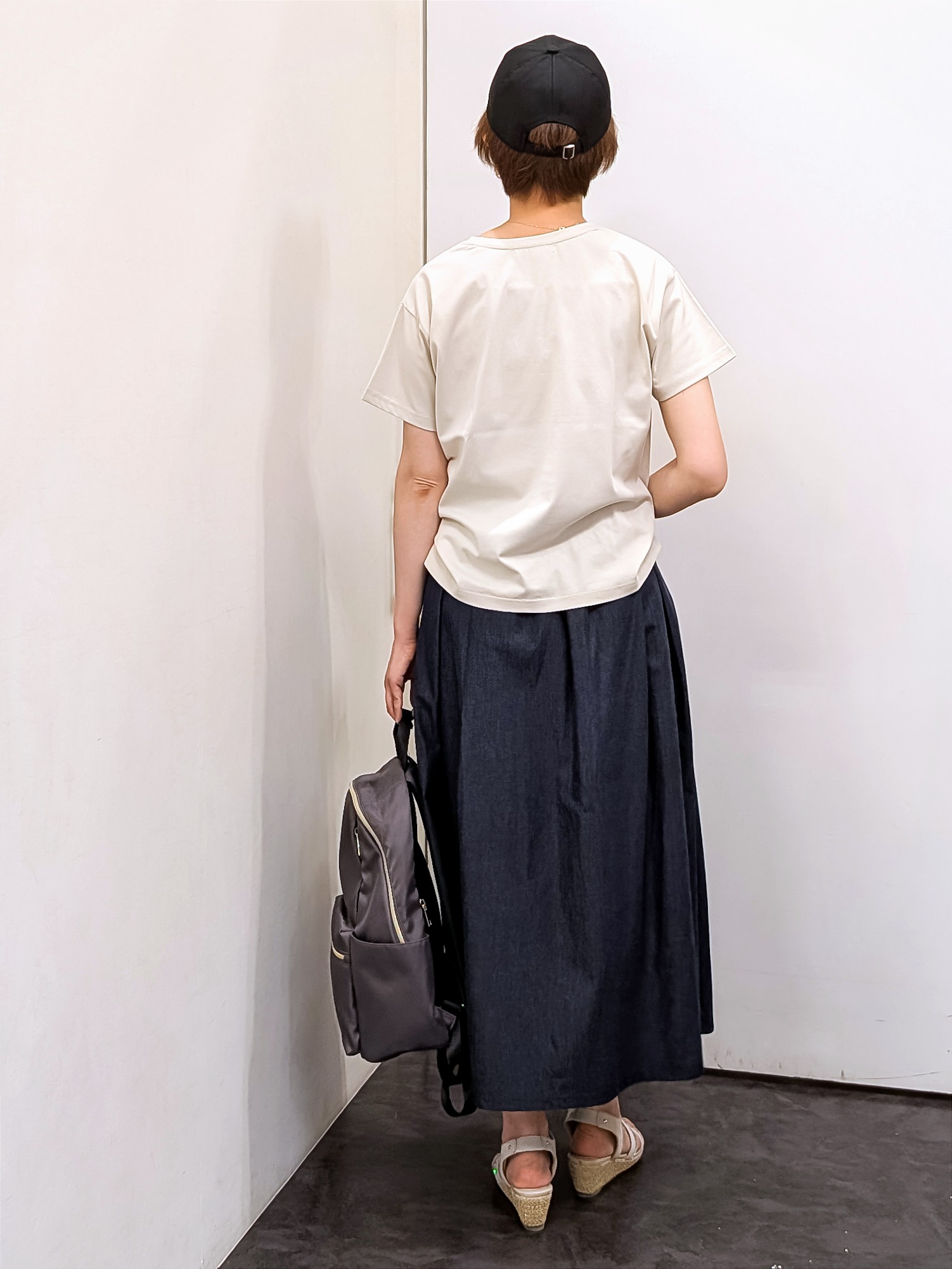 やまちゃんさんの「grove｜【遮熱／吸水速乾／UVカット】ベーシックロゴTシャツ」を使ったコーディネート