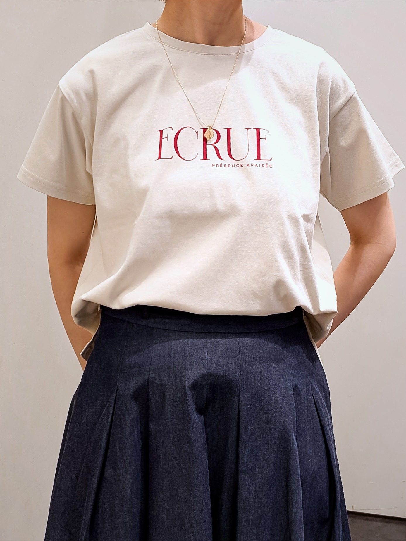 やまちゃんさんの「grove｜【遮熱／吸水速乾／UVカット】ベーシックロゴTシャツ」を使ったコーディネート