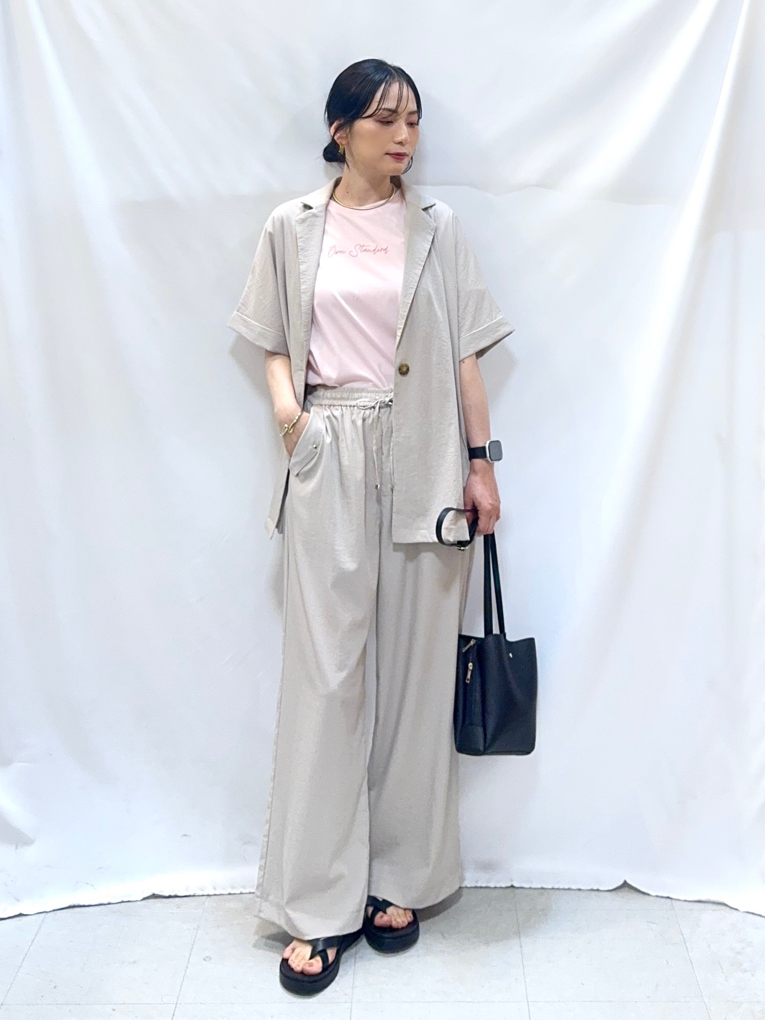 𝐇𝐢𝐫𝐨𝐦𝐢さんの「SHOO･LA･RUE｜【高レビュー/洗濯機可/セットアップ可】軽凛(かろりん) 半袖ジャケット」を使ったコーディネート