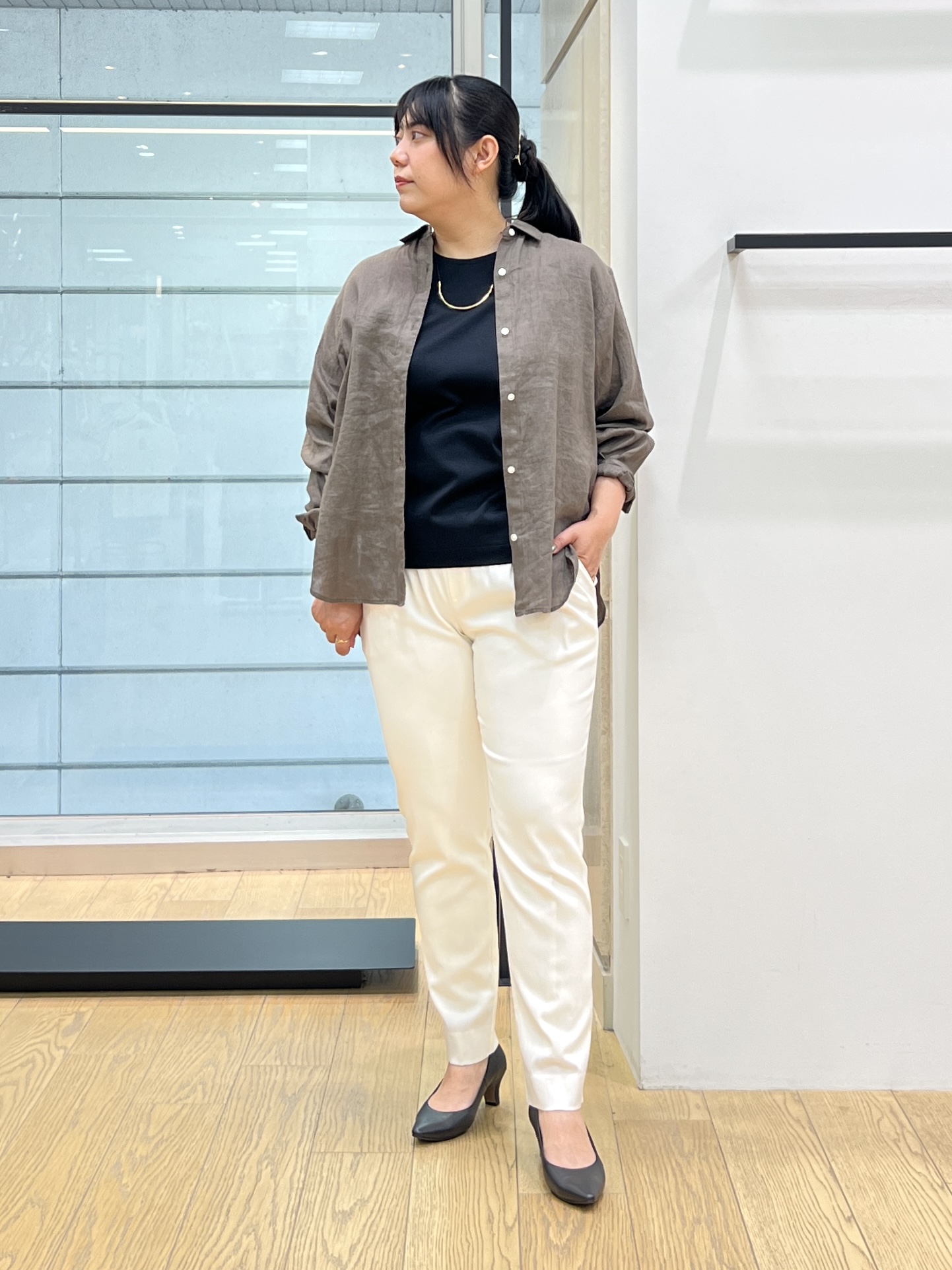 shimaさんの「INDIVI｜【接触冷感／2WAY】カシュクールリネンシャツ」を使ったコーディネート