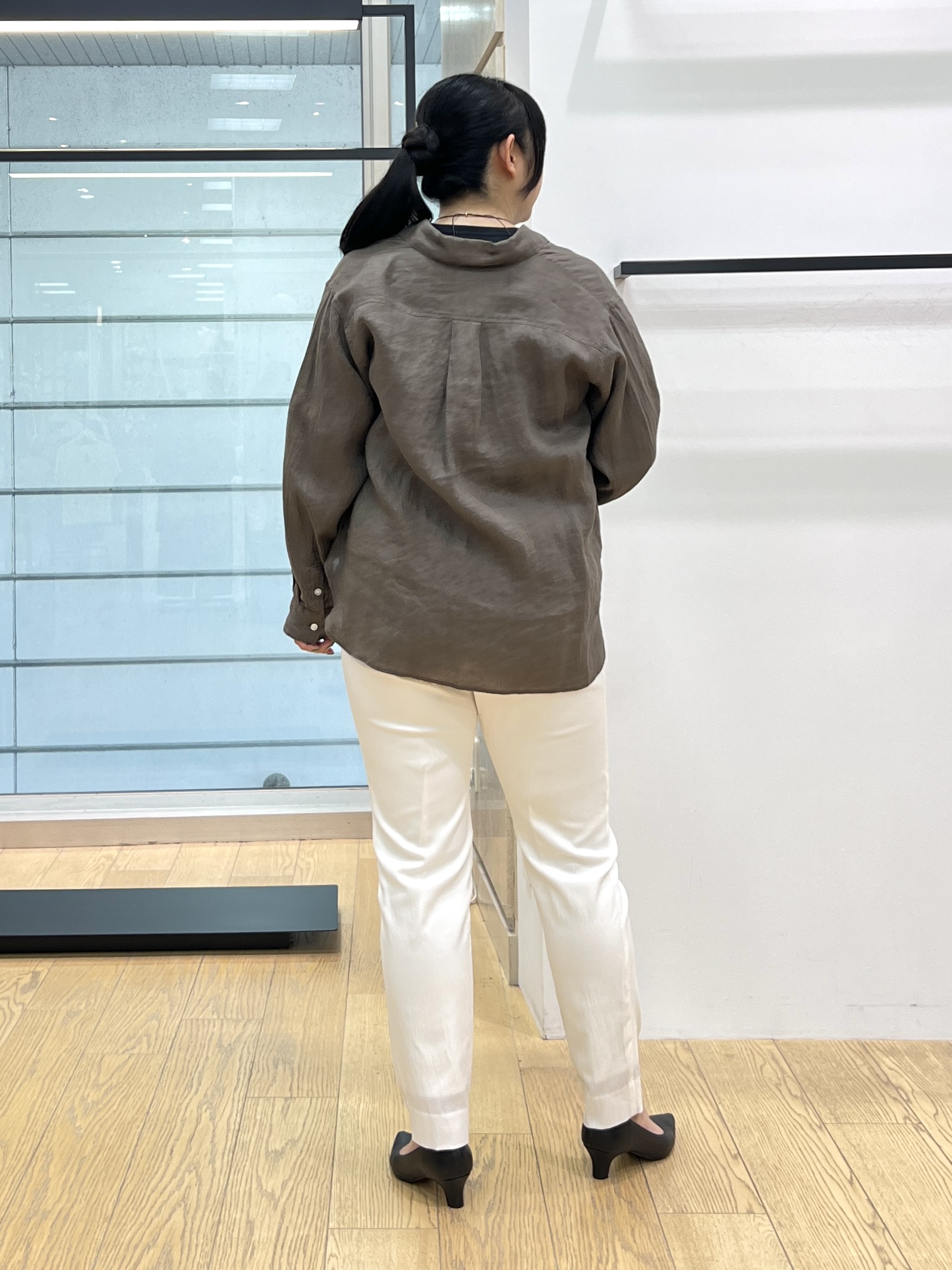 shimaさんの「INDIVI｜【接触冷感／2WAY】カシュクールリネンシャツ」を使ったコーディネート